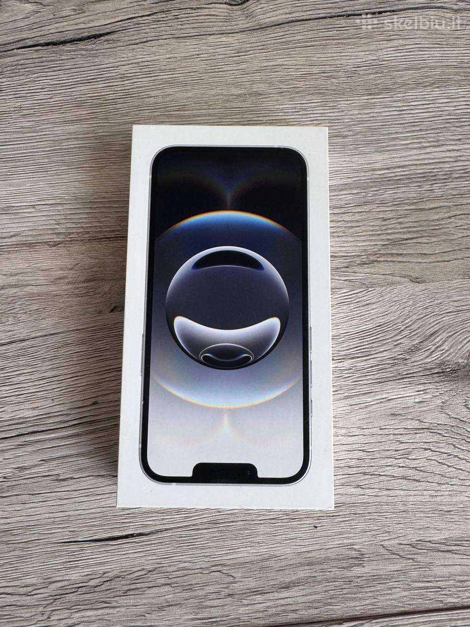 iPhone 16e