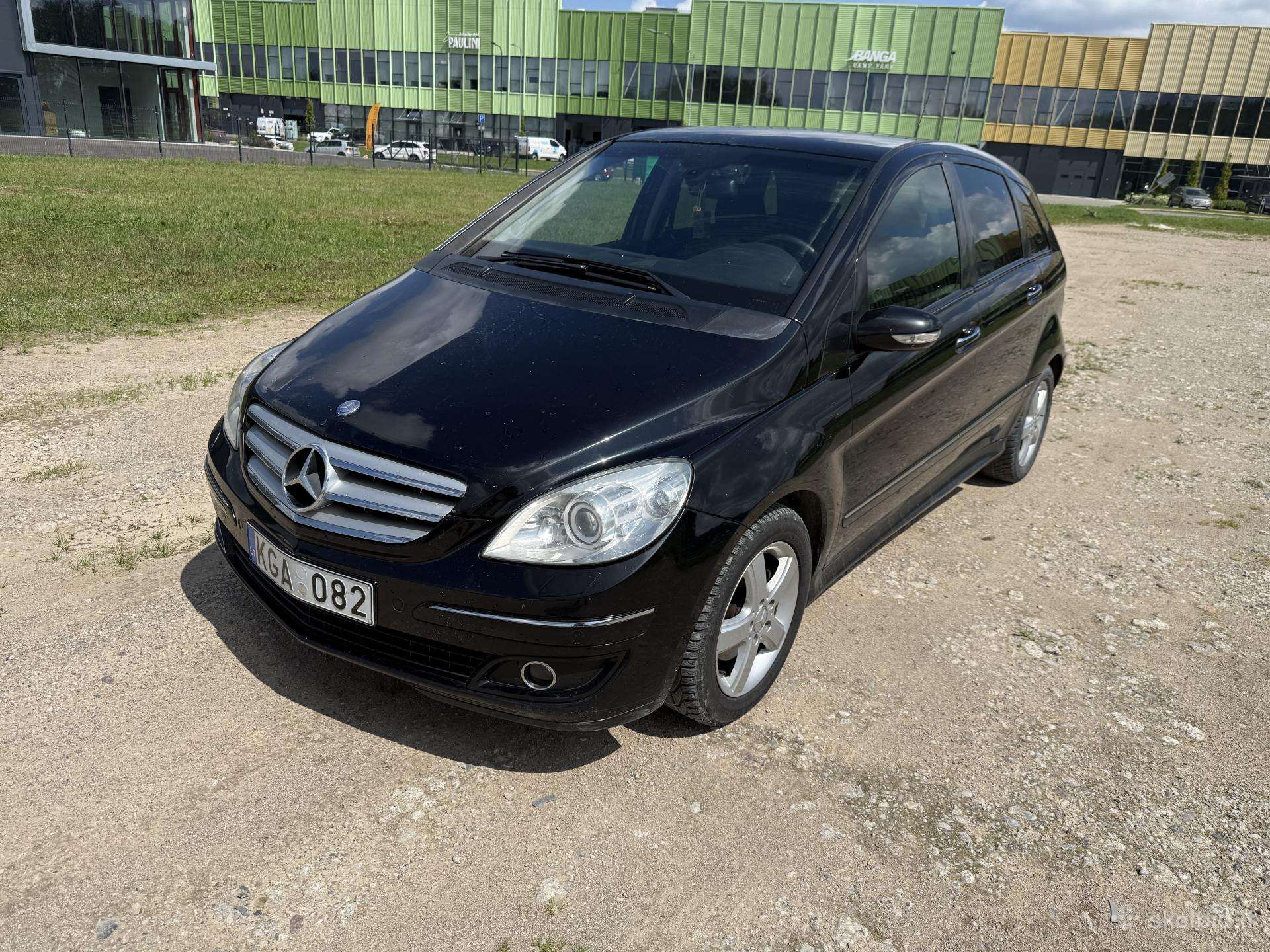 Mercedes Benz B180