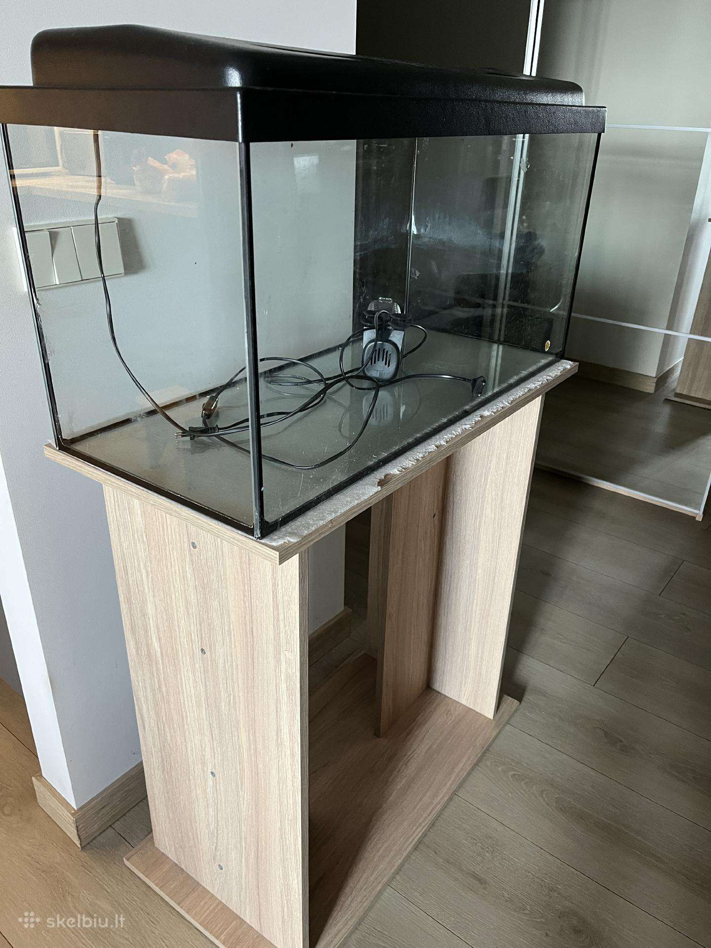 Akvariumas 80x35x40 su spintele - 50€