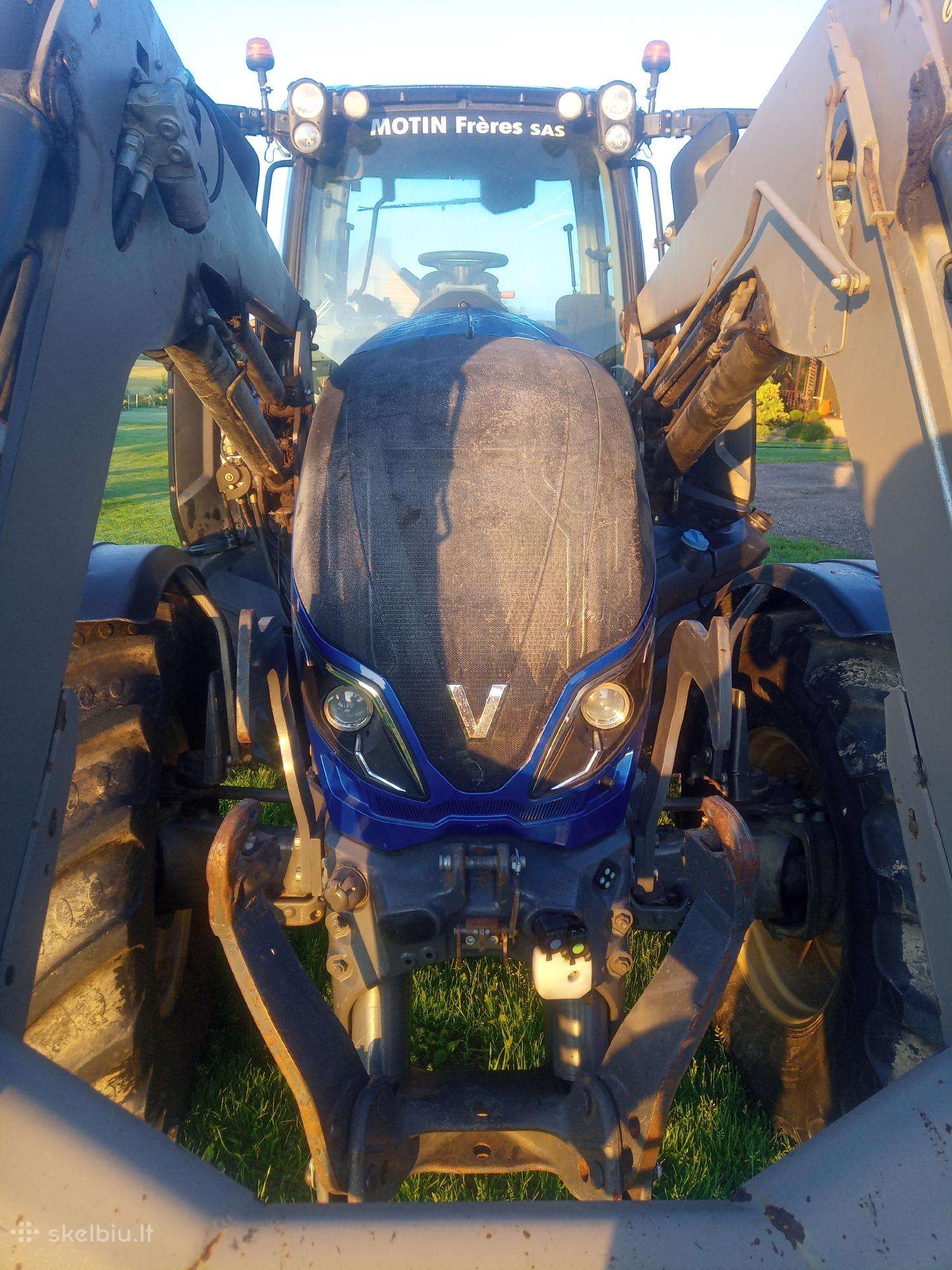 Valtra 154, tractors