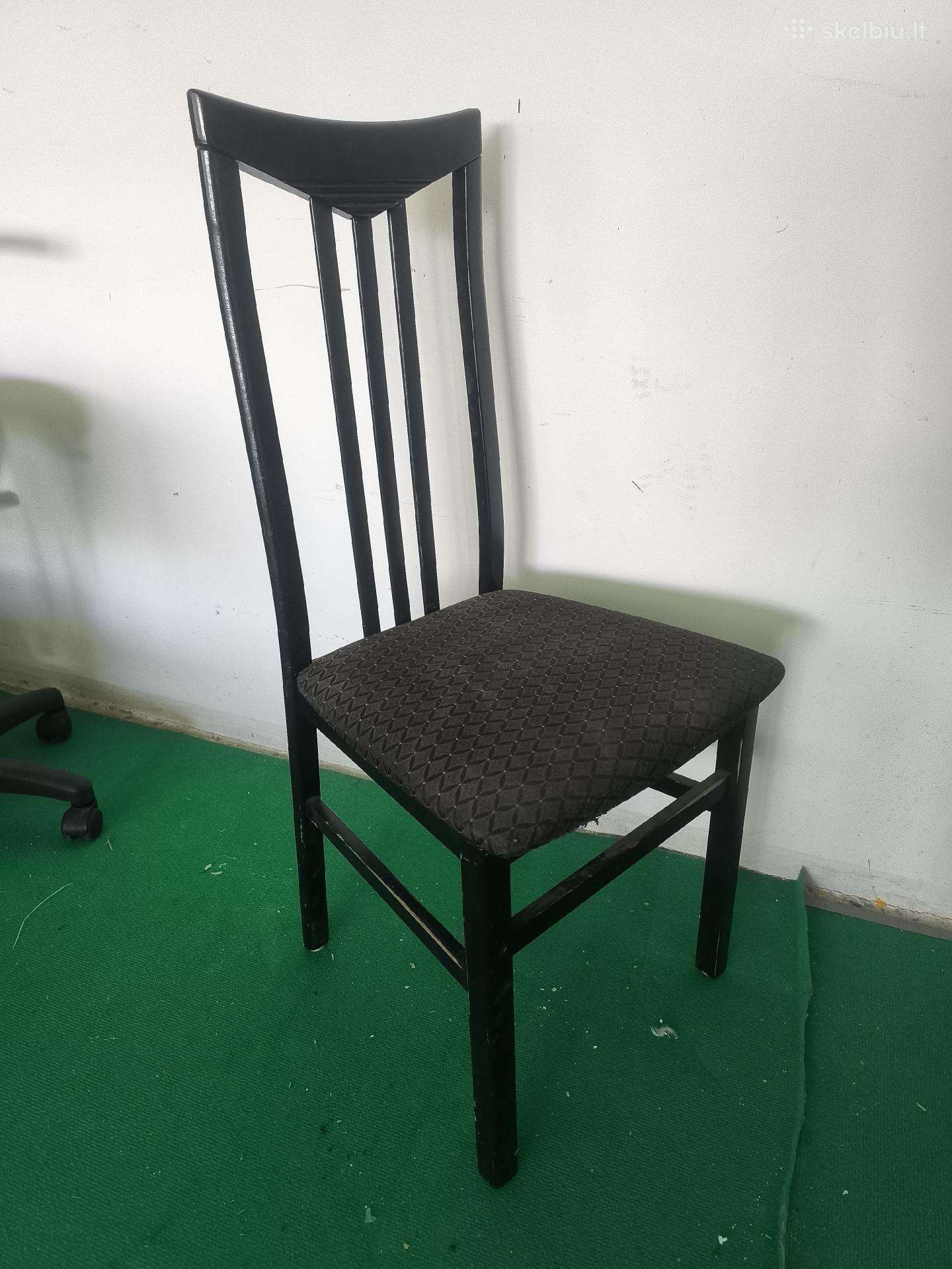 „Black Red White“ (Brw) valgomojo kėdę