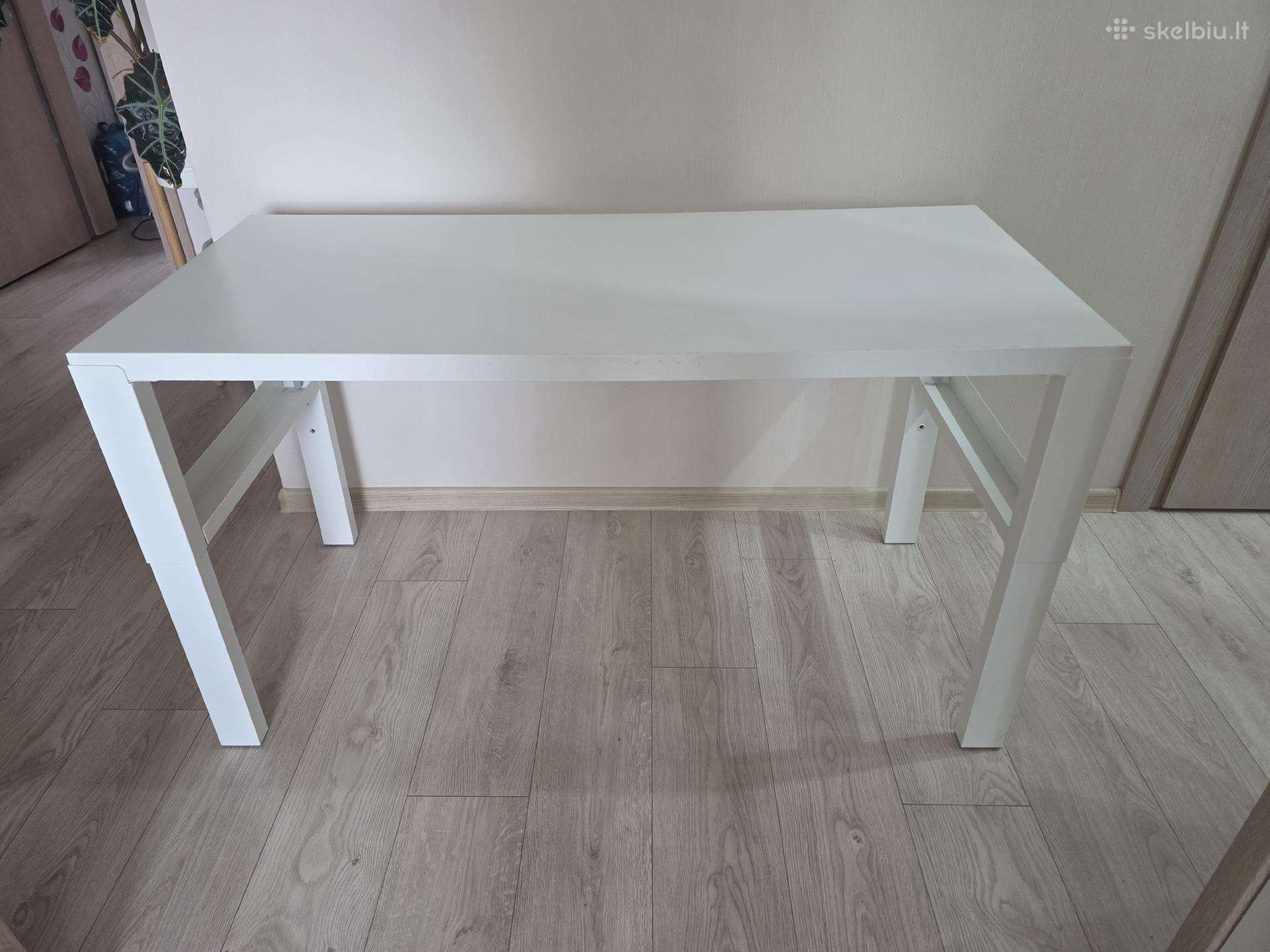 Ikea Pahl rašomasis stalas (128 x 58 cm)