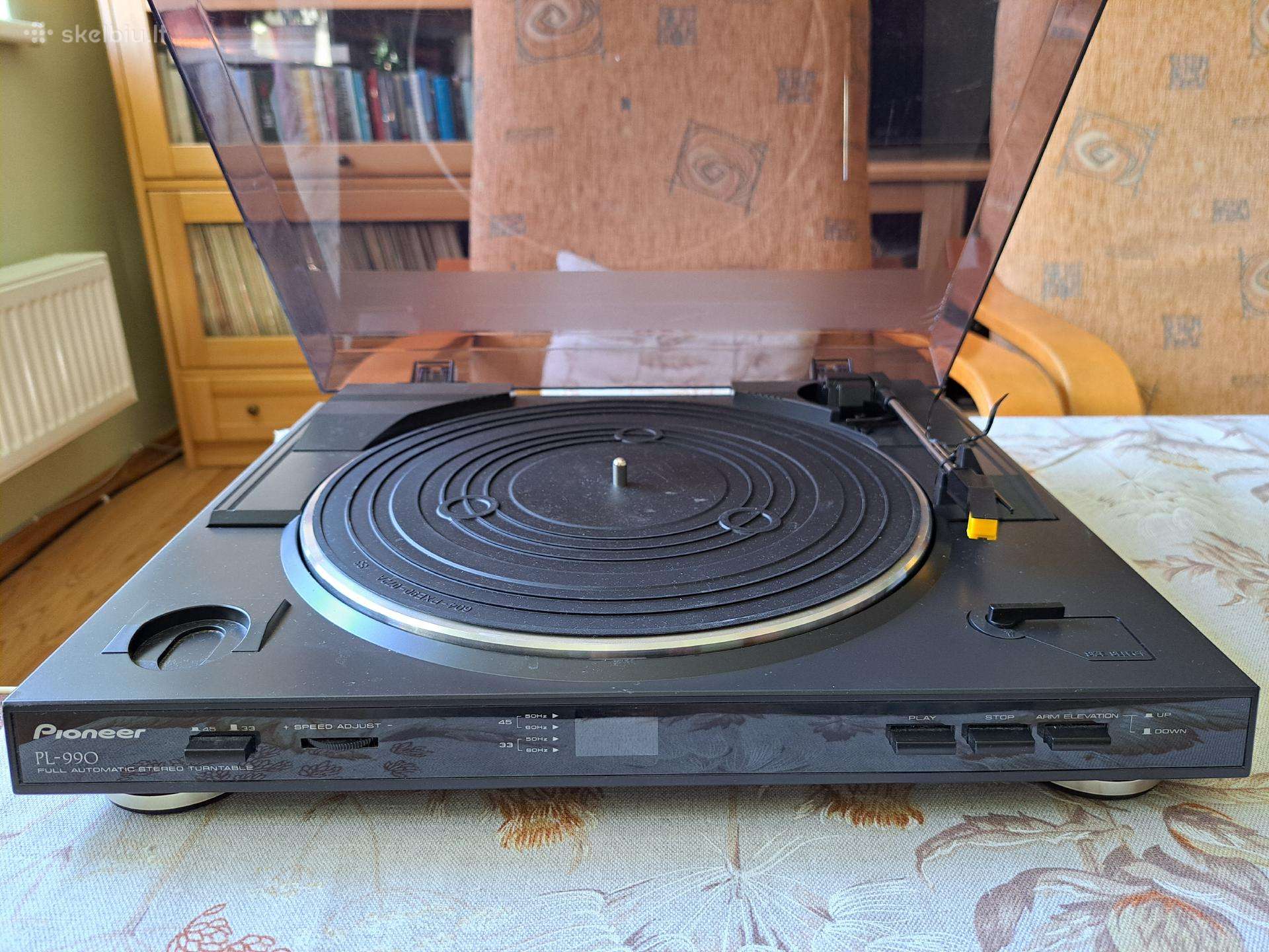 Parduodu automatinį vinilinių plokštelių grotuvą