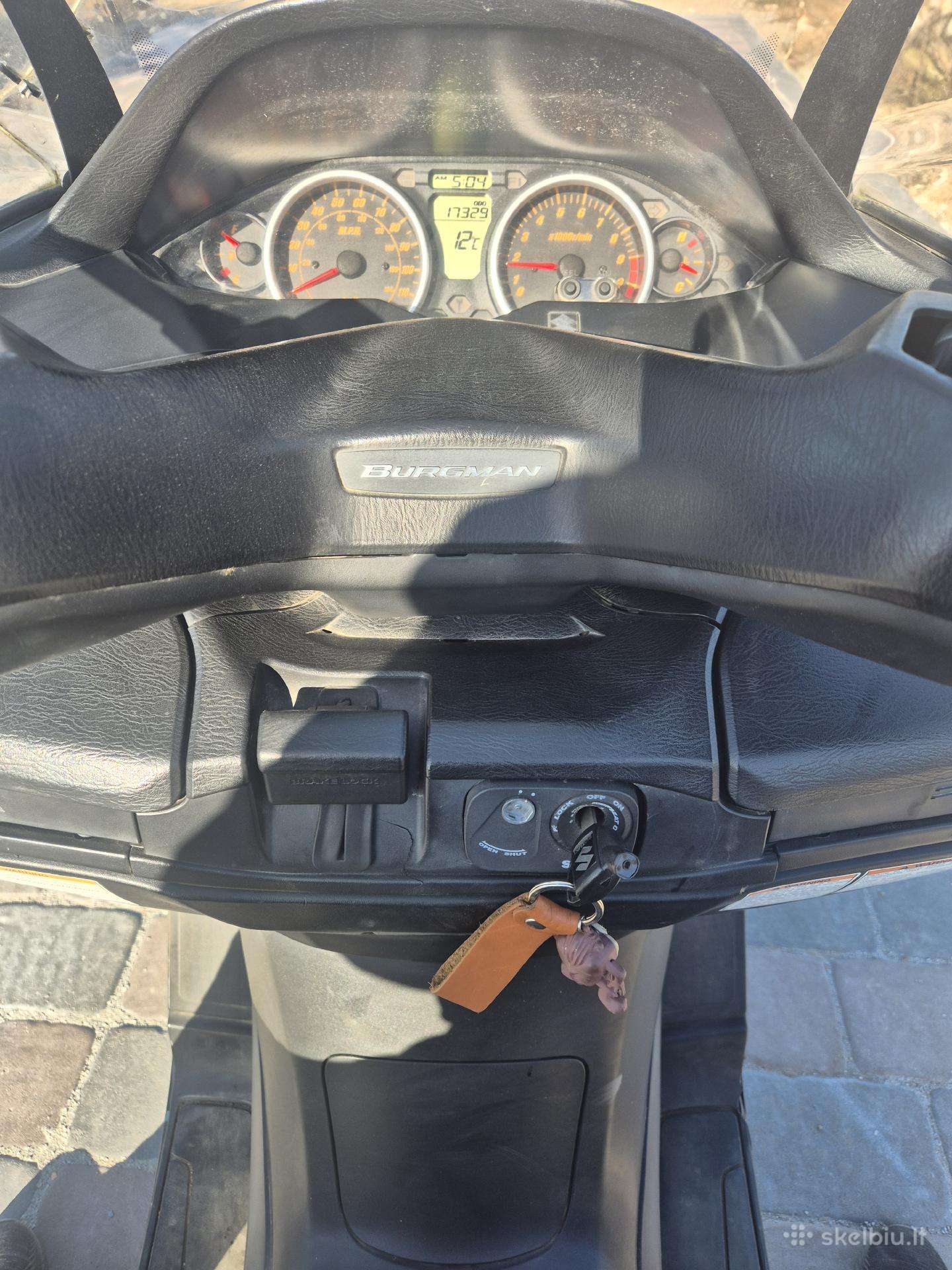 Suzuki Burgman 400cc, scooters / mopeds
