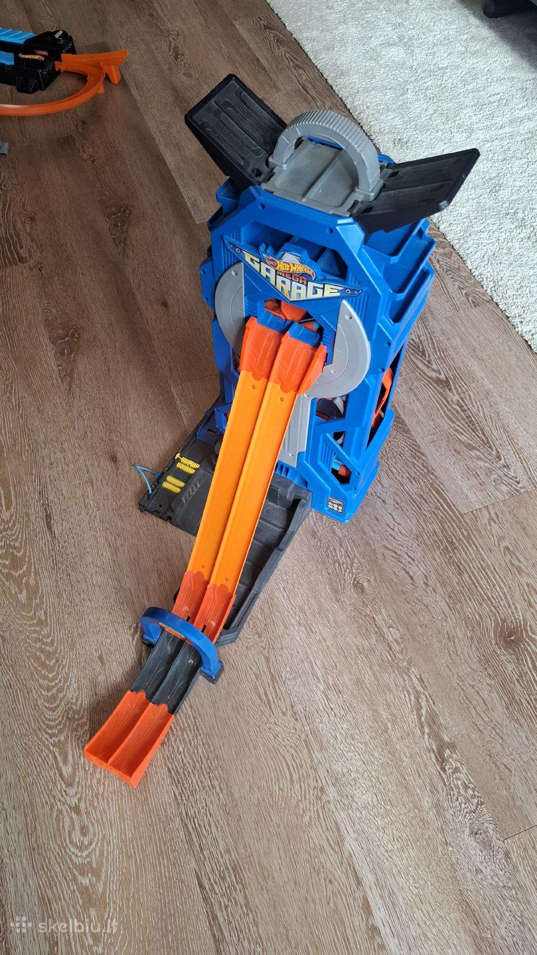 Didelis „Hot Wheels Mega Garage“ garažas–trasa