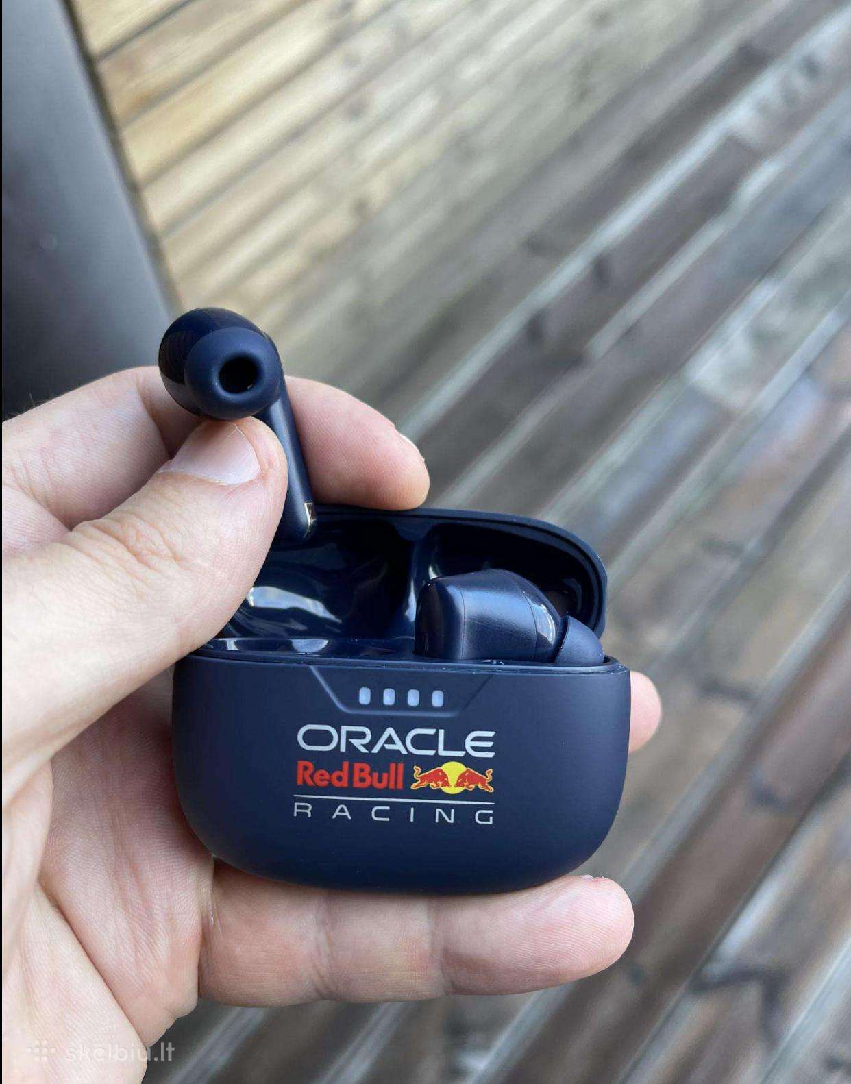 Naujos belaidės Red Bull Wireless ausinės in-ear
