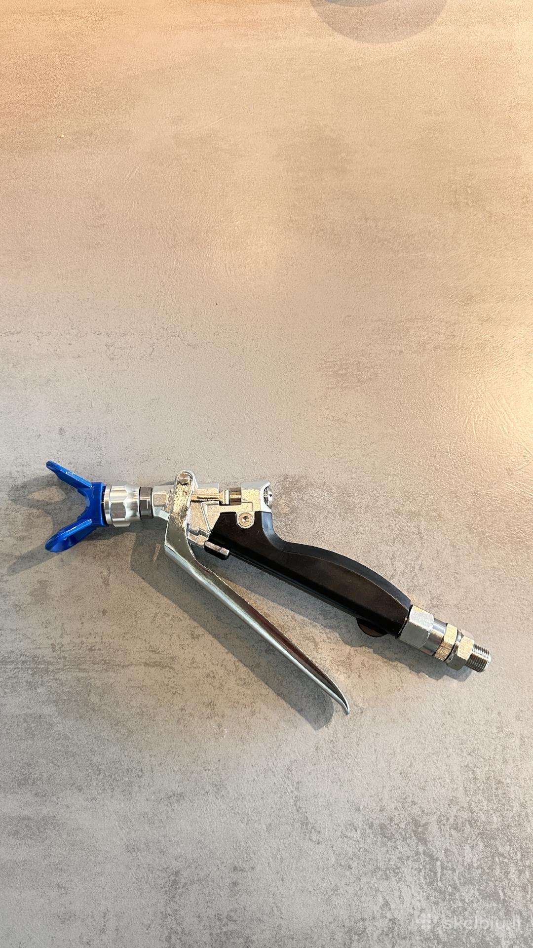 Glaistymo - dažymo pistoletas. Graco replika