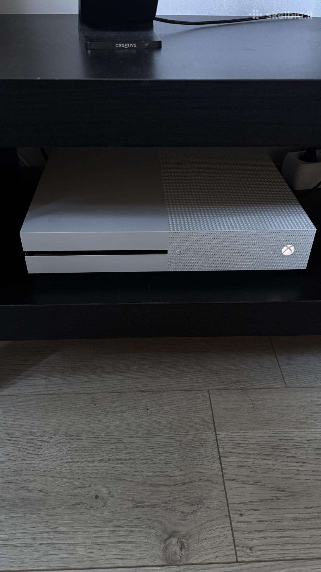 Xbox One S, 500gb + pultelis