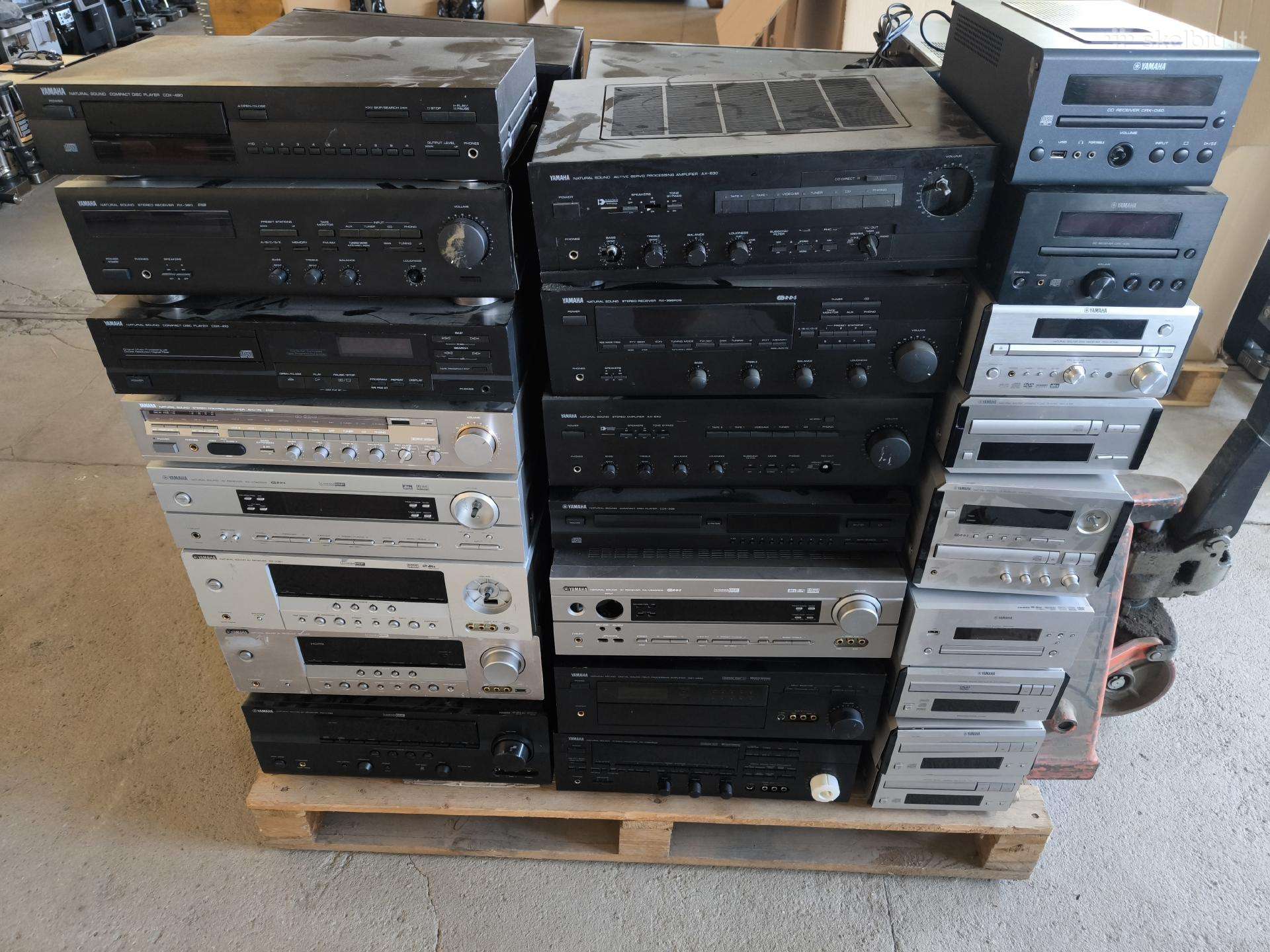 Audio stiprintuvai ir kiti prietaisa Urmu
