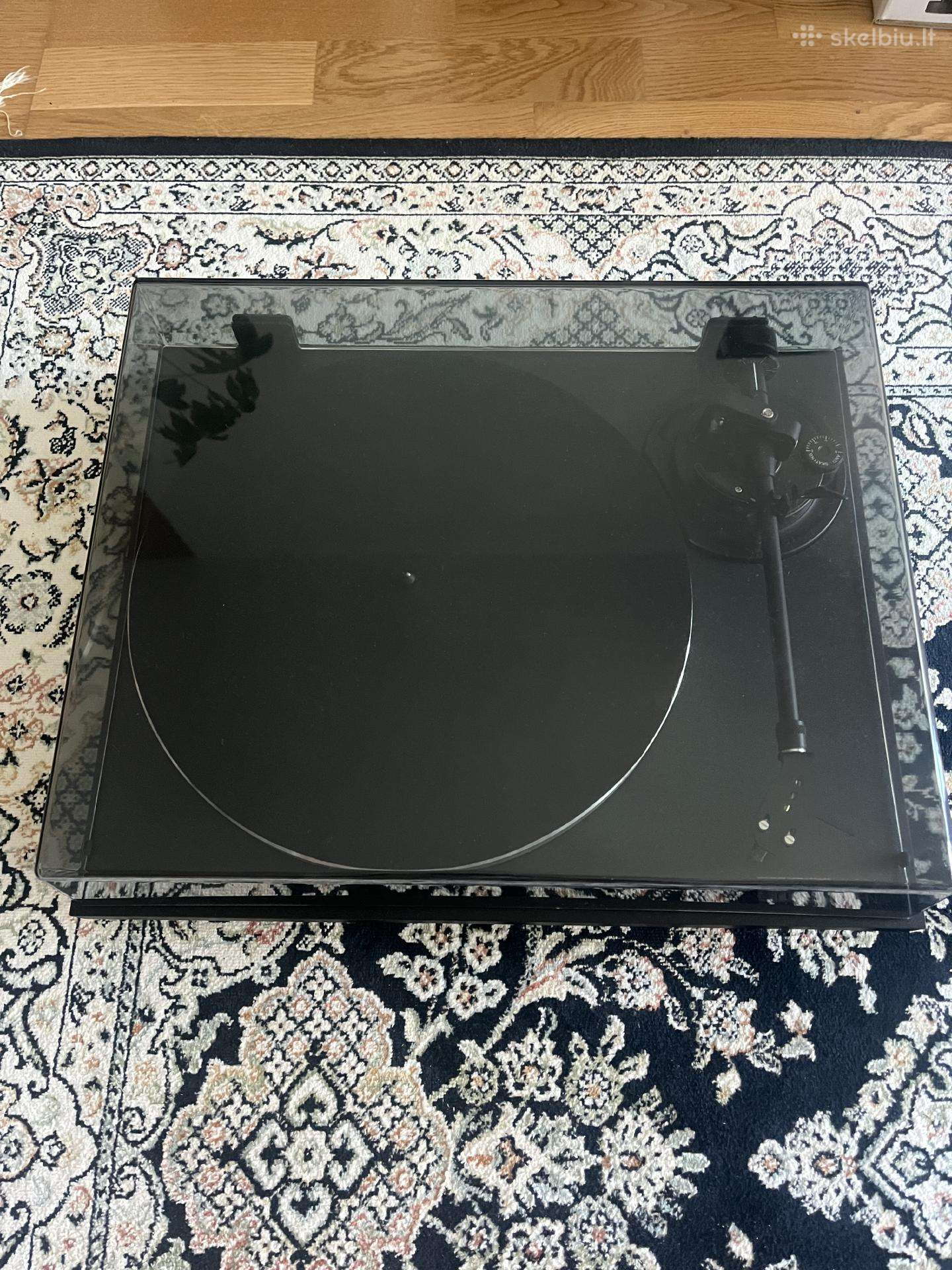 Vinilas: Reloop Turn 2 + Sony + Radiotechnika