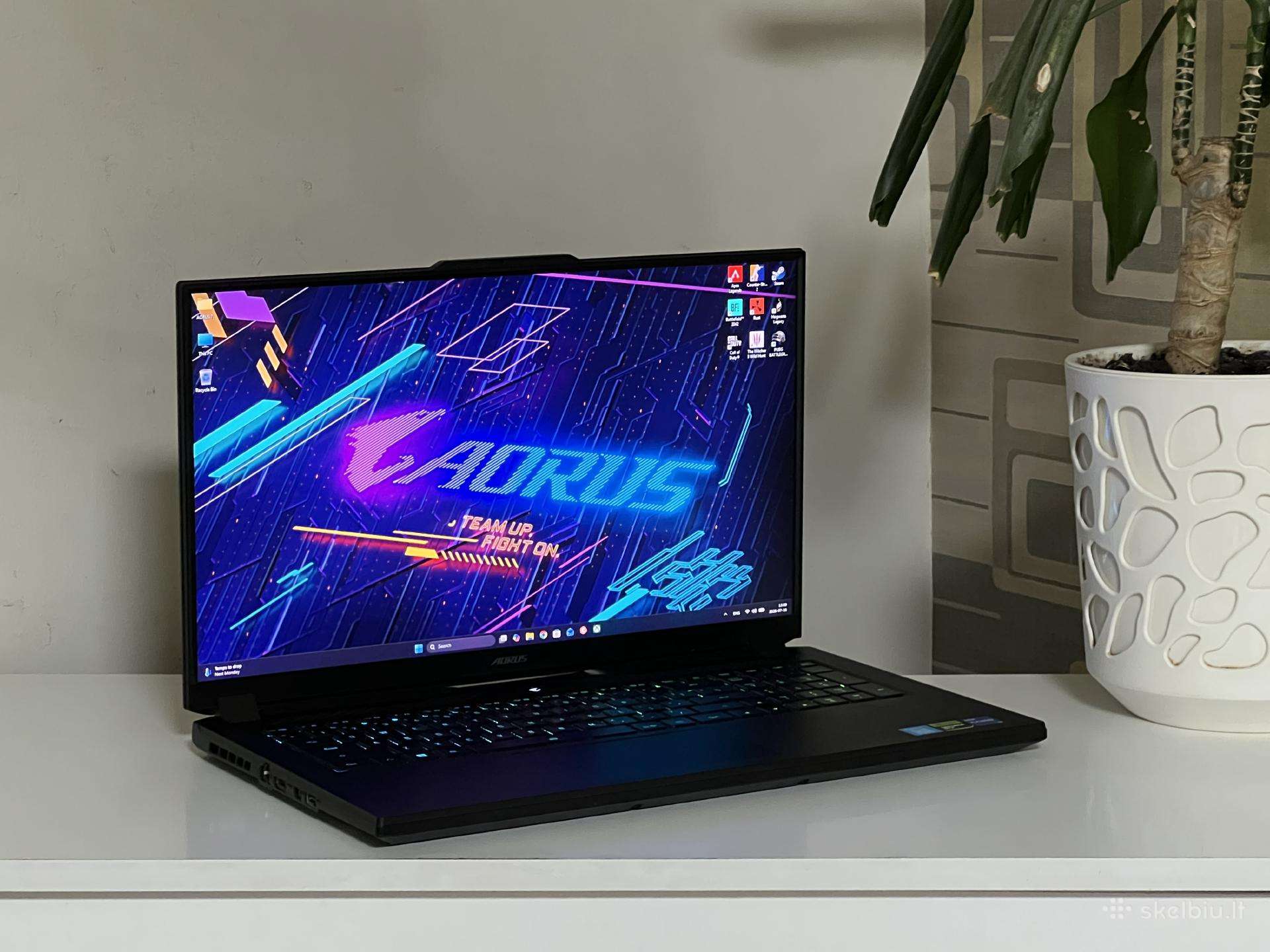 Parduodamas Aorus 7 su Rtx 4060, 17.3 360hz.