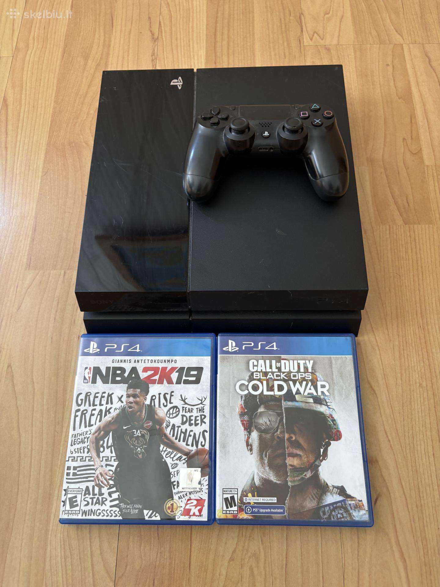 Ps4 500gb + pultelis + 2 žaidimai