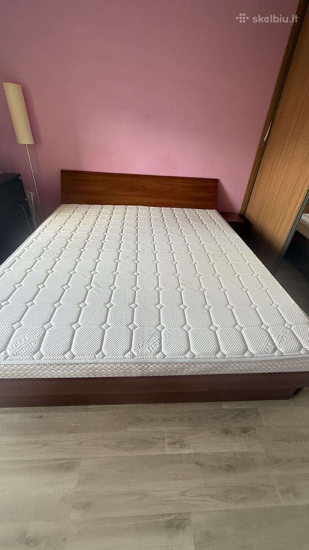 Miegamojo lova su Dormeo čiužiniu