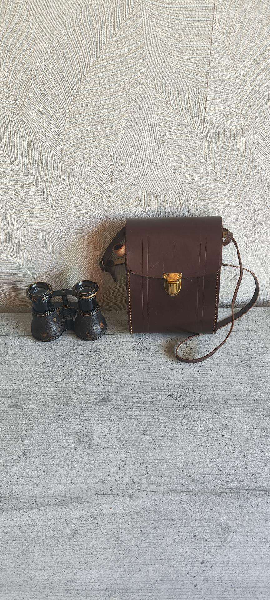 Antikvariniai retro žiūronai su odiniu dėklu