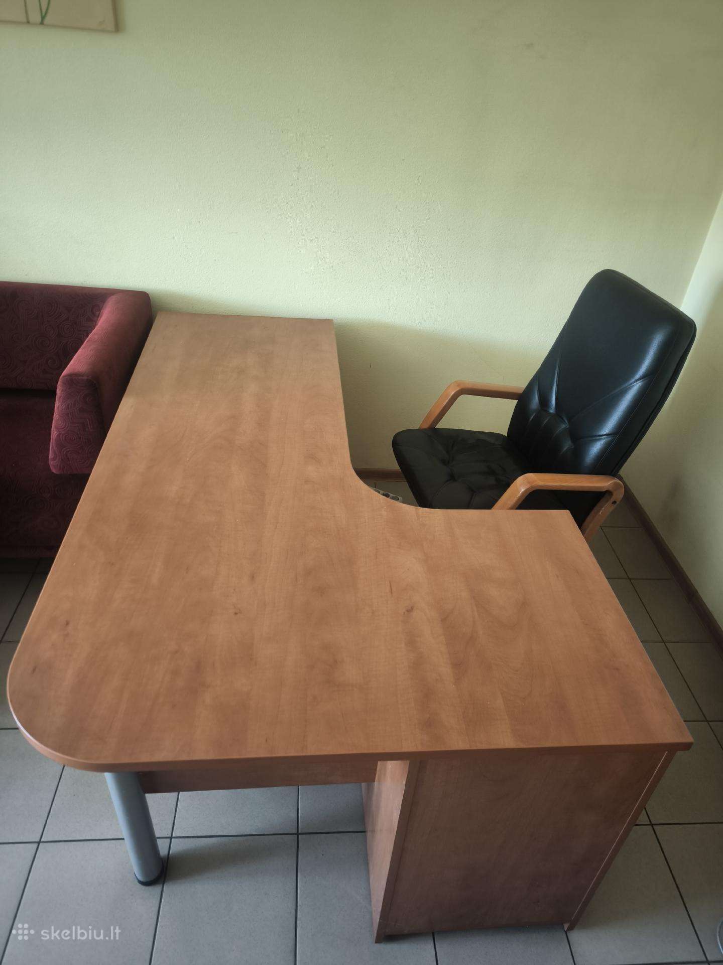 Parduodu ofiso baldų komplektą