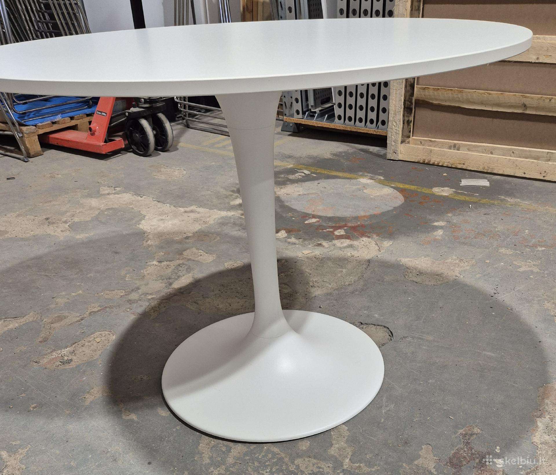 Parduodu naudotą Ikea Docksta stalą