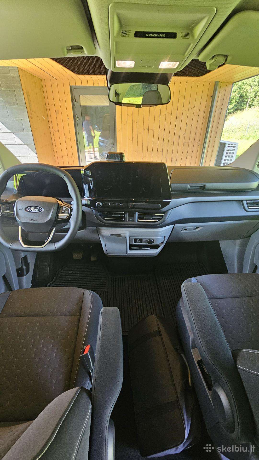 Ford Custom, passenger minibus