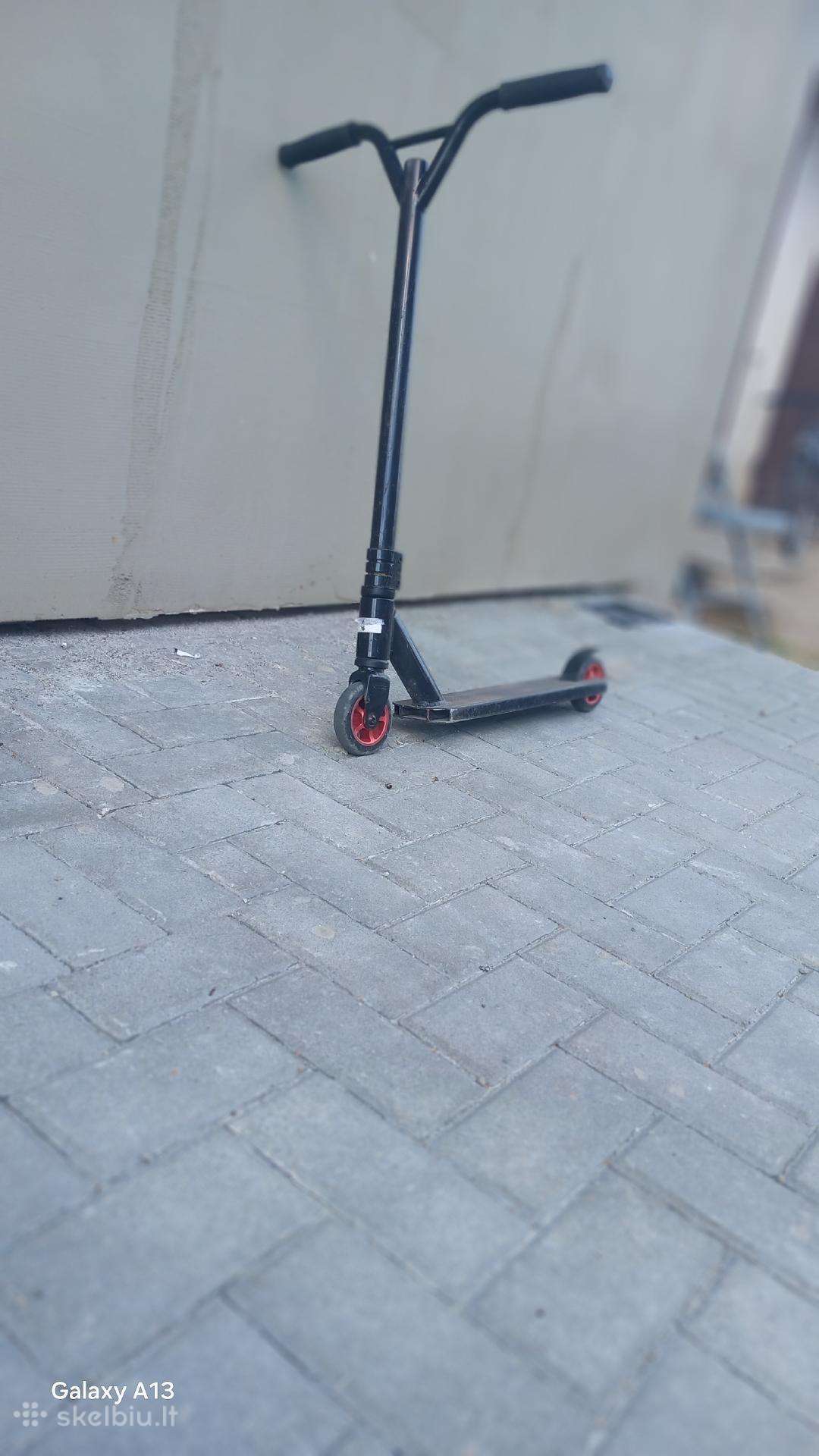 Naudotas triukinis paspirtukas
