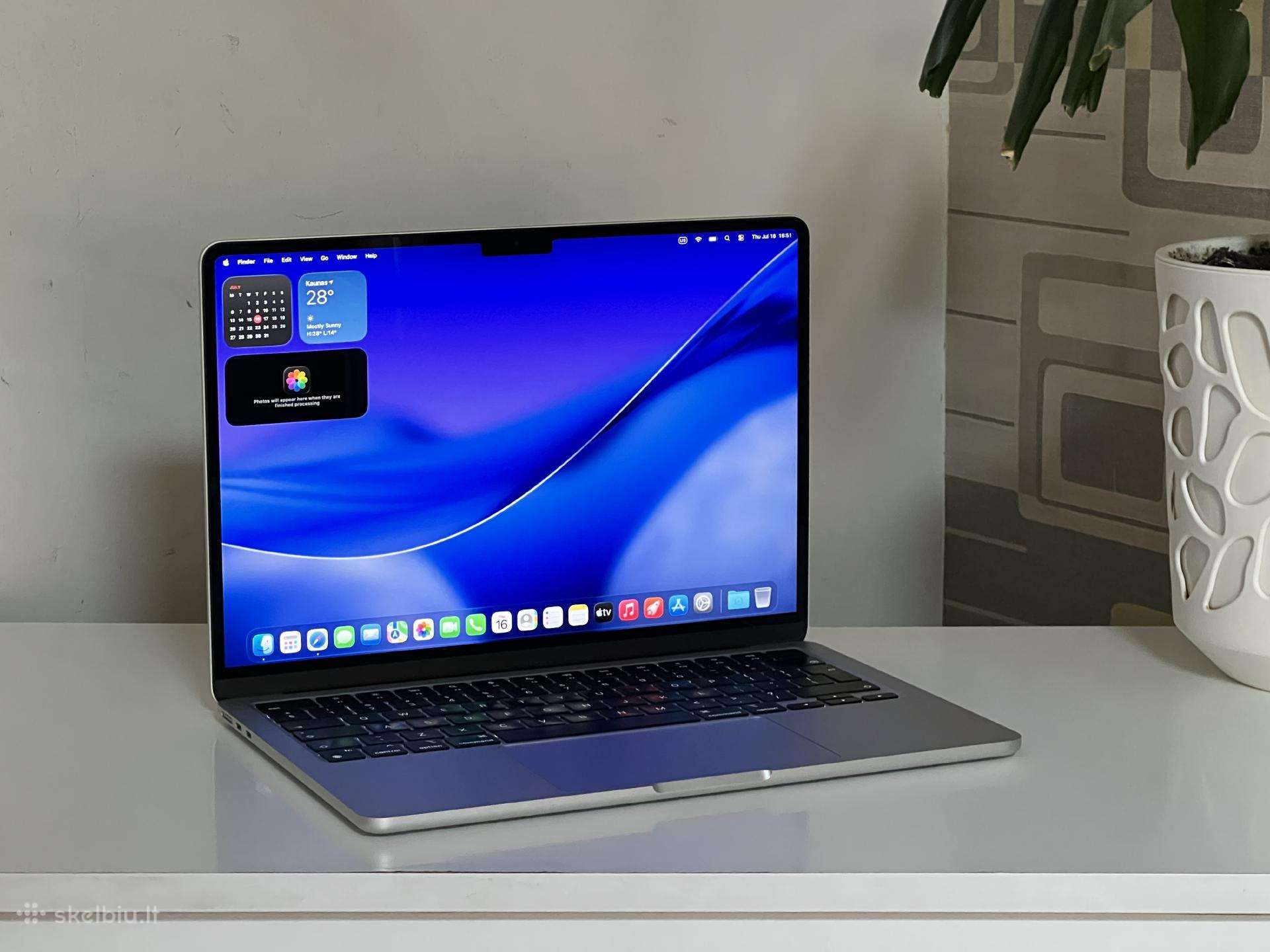 Parduodamas MacBook Air su Apple M2, Liquid Retina