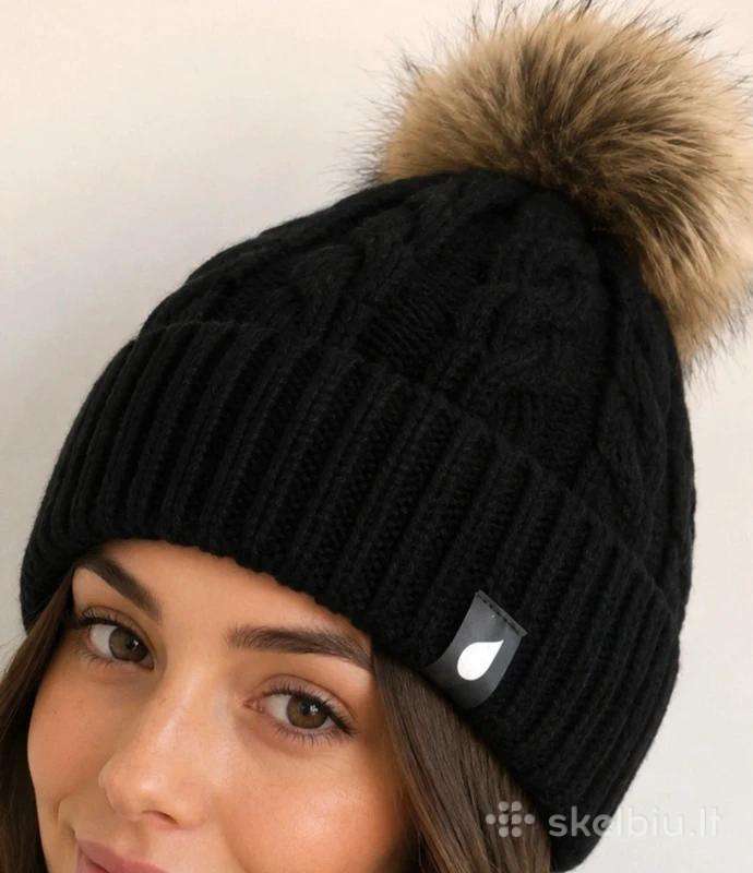 Megzta kepurė su bumbulu
