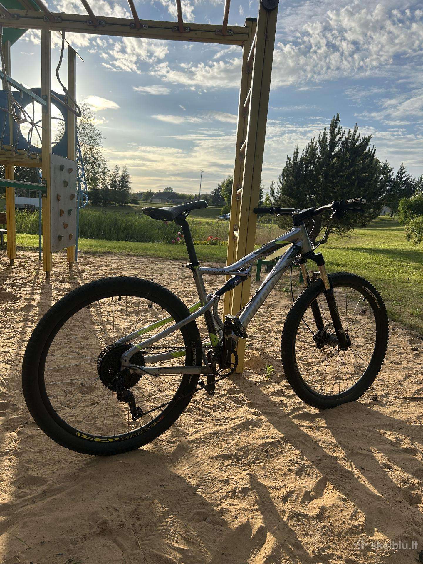 Parduodamas Rockrider St 900s