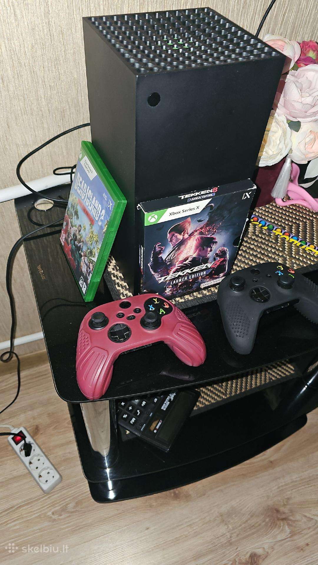 Parduodu xbox series x labai geros komplektacijos