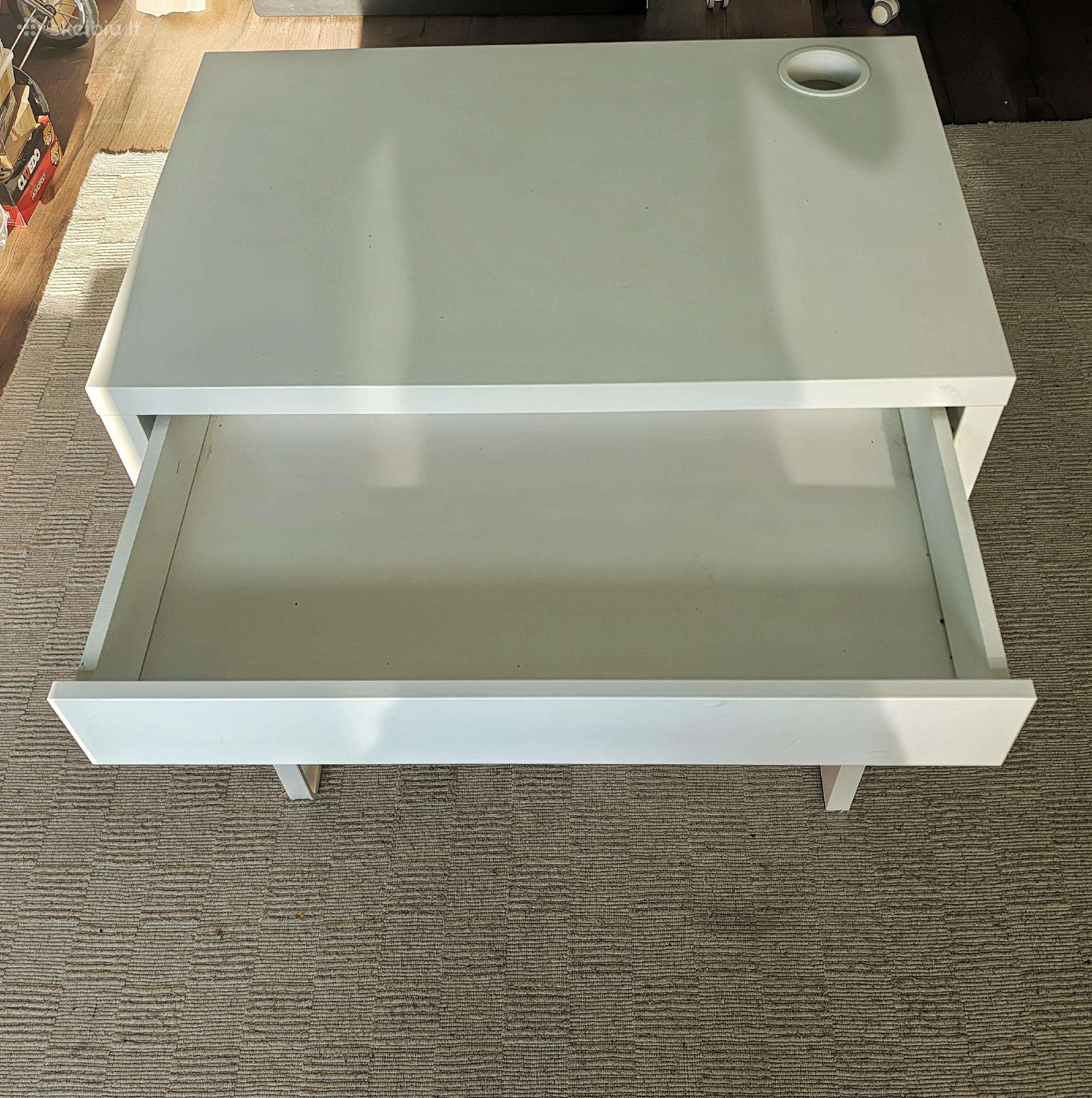 Parduodamas rašomasis stalas Ikea Micke