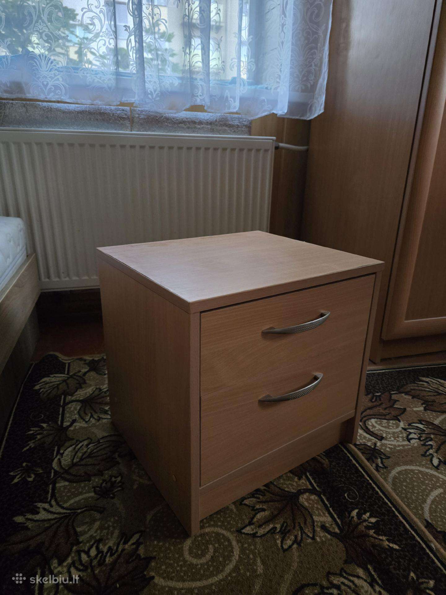 Naktinė spintelė