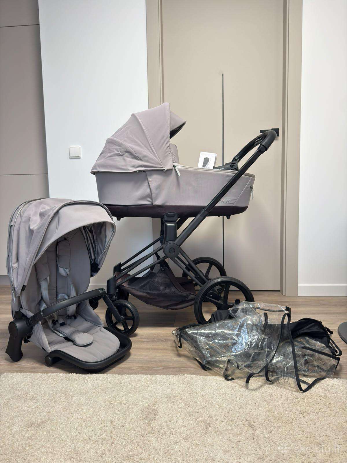 Cybex Priam V4 soho grey in matte black vežimėlis