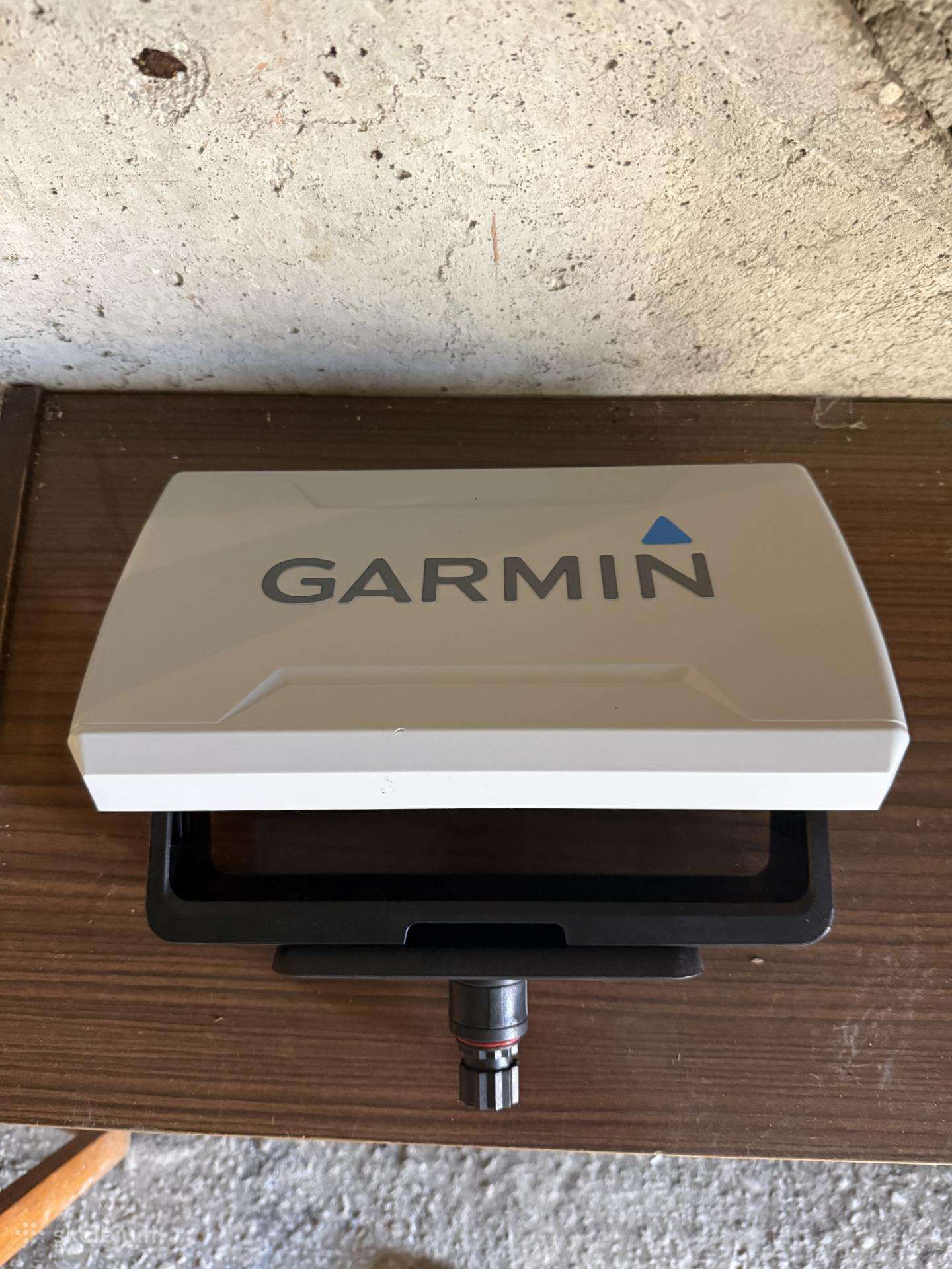 Garmin Striker Vivid 9sv + akumuliatorius