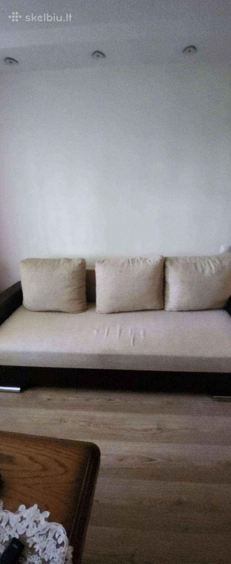 Sofa lova su miegamojo dalys