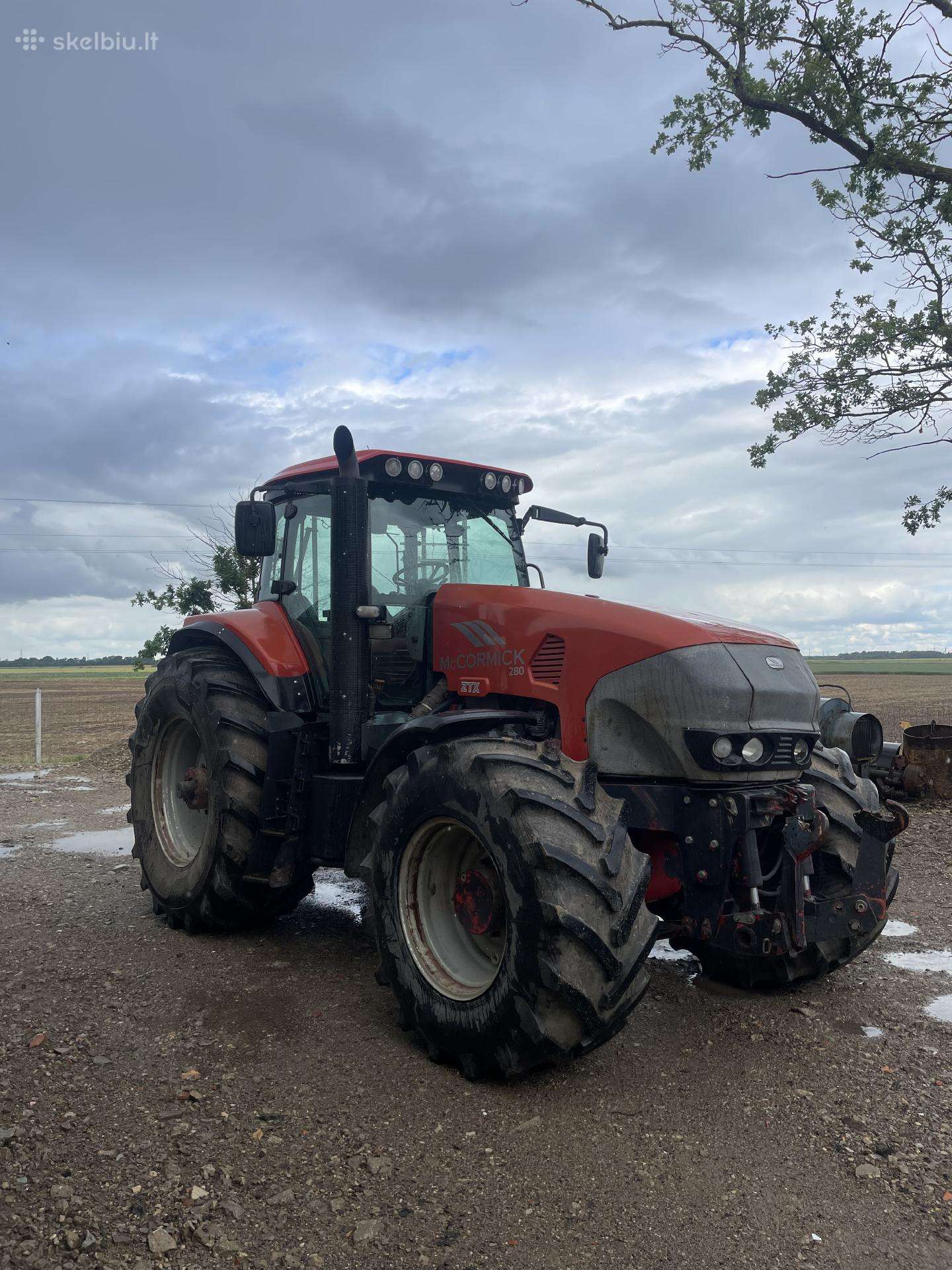 McCORMICK 280, traktoriai