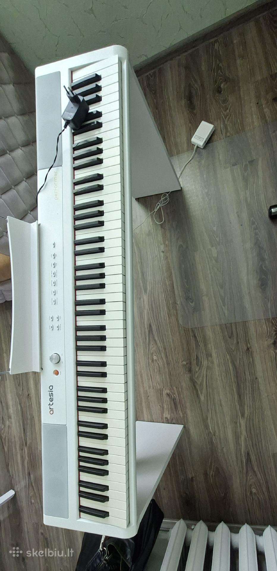88-klavišų skaitmeninis pianinas Artesia Performer