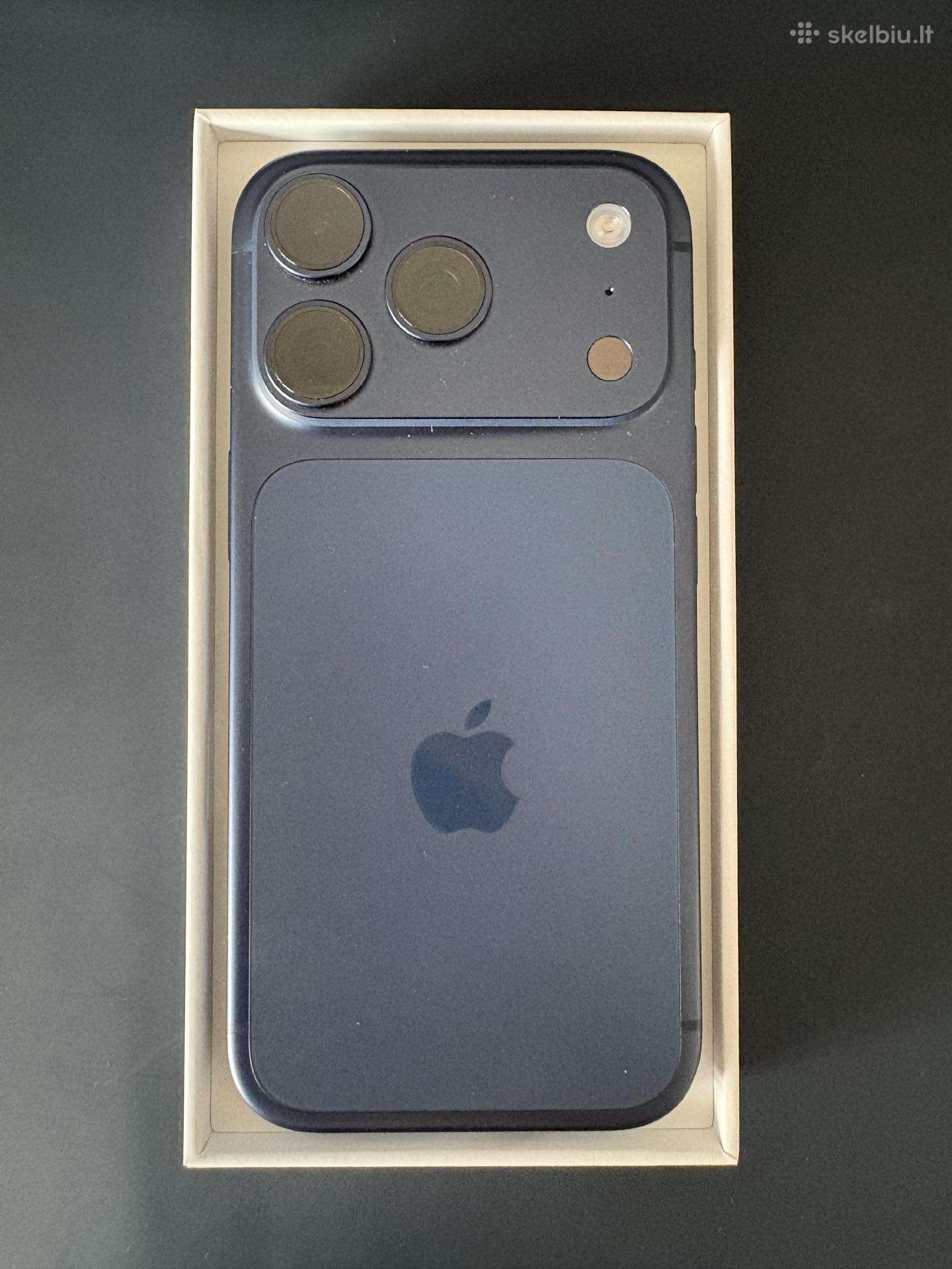 iPhone 17 pro Deep Blue 256gb