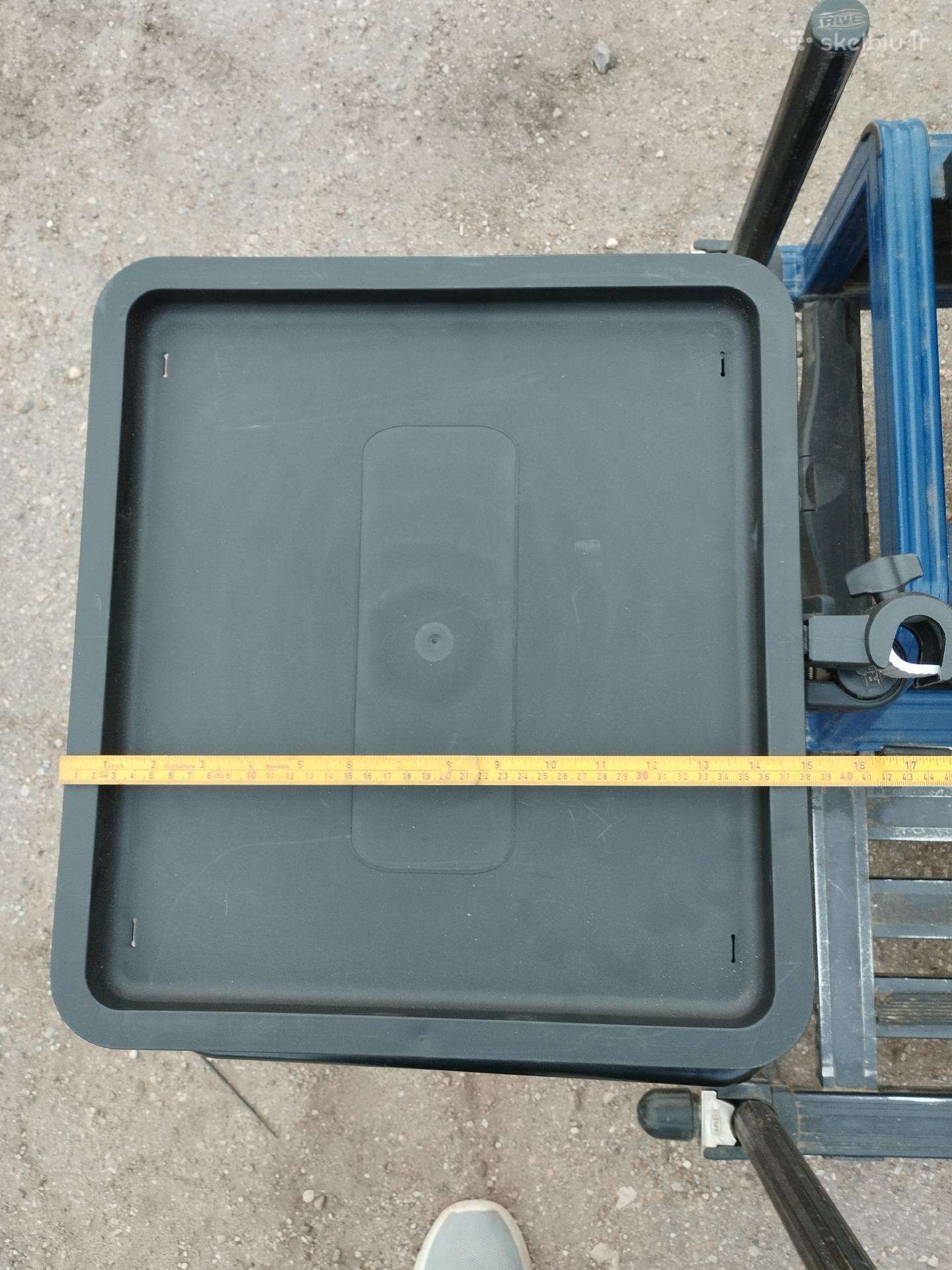 Staliukai prie kdėdės/platformos, tinka visom kojo