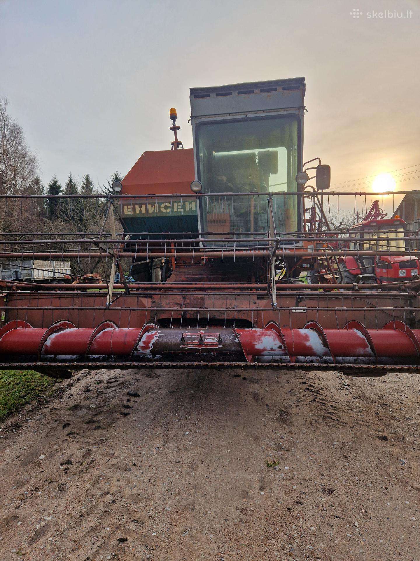 Perku javu nuemimo kombaina