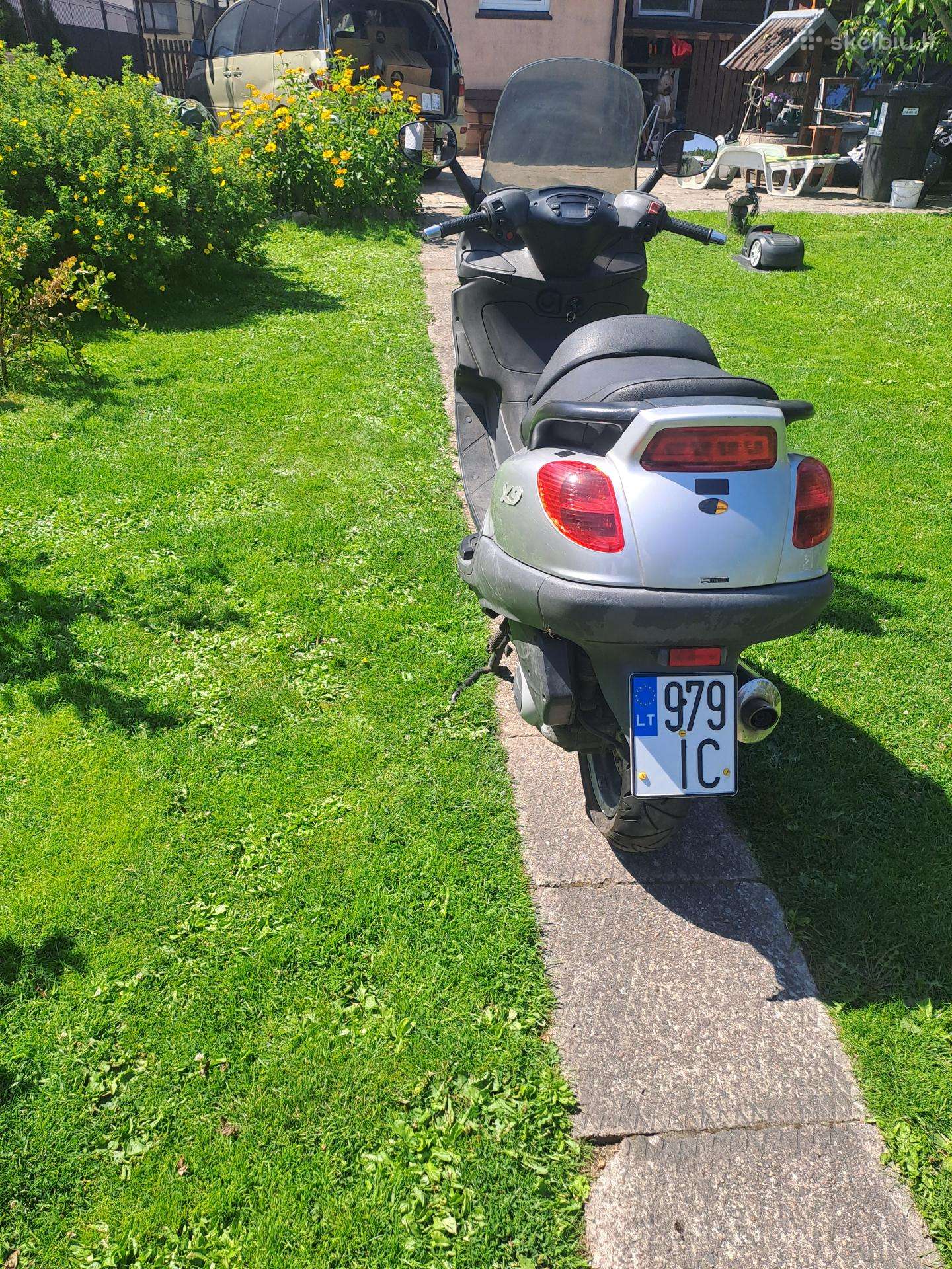 Piaggio X9 125cc, scooters / mopeds