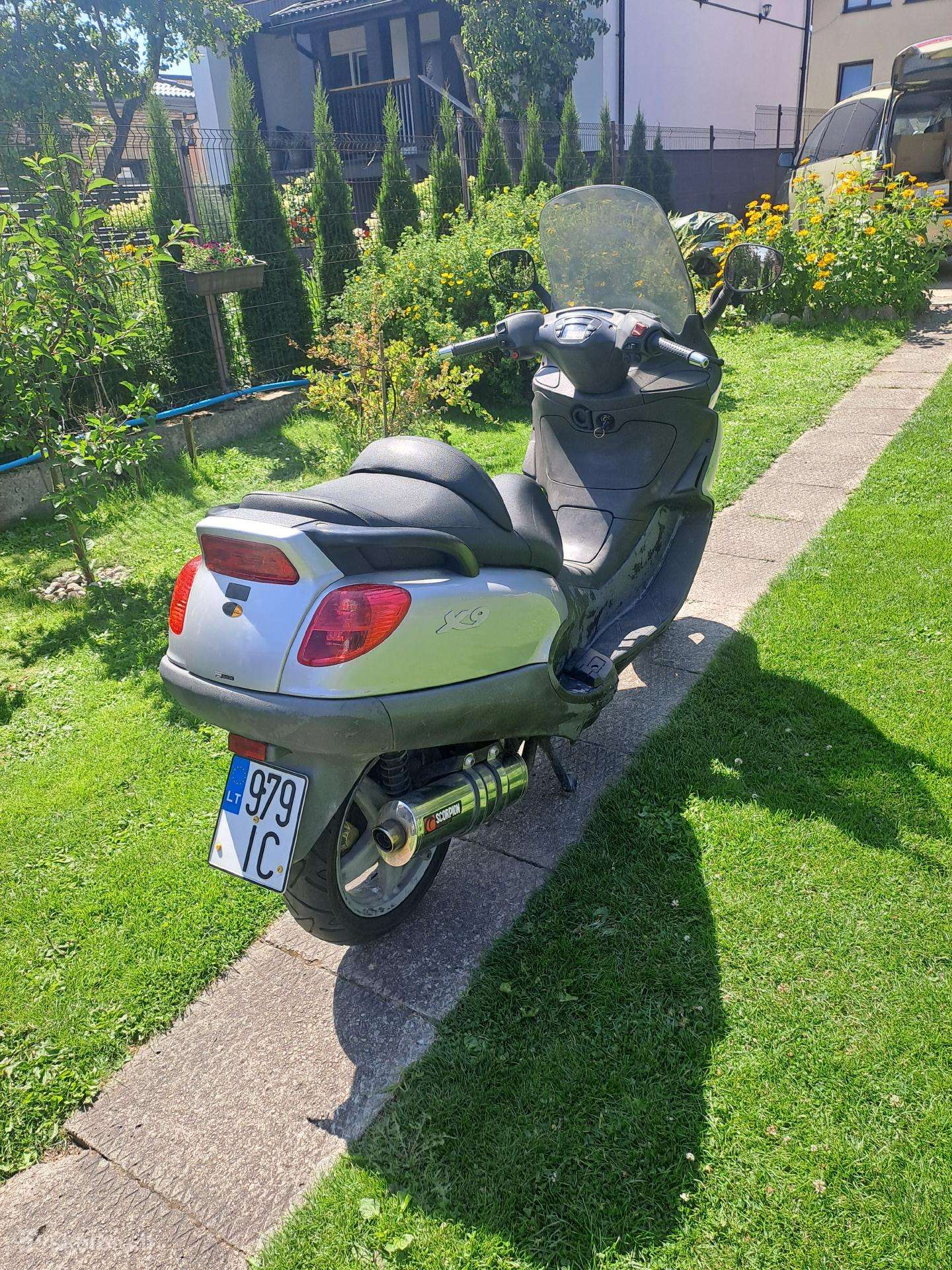 Piaggio X9 125cc, scooters / mopeds