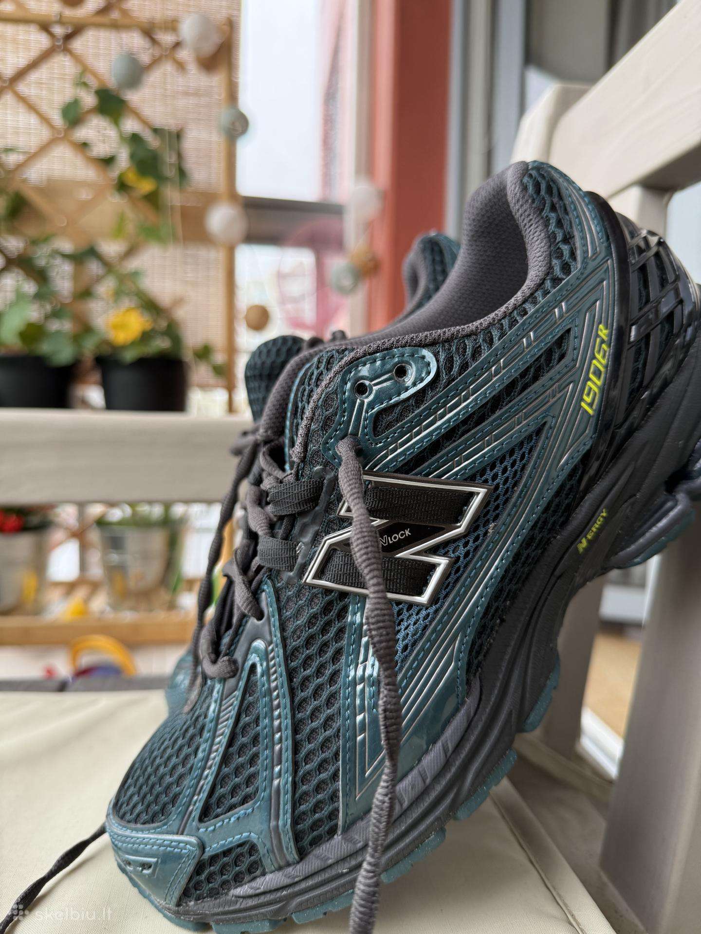 New Balance 1906r