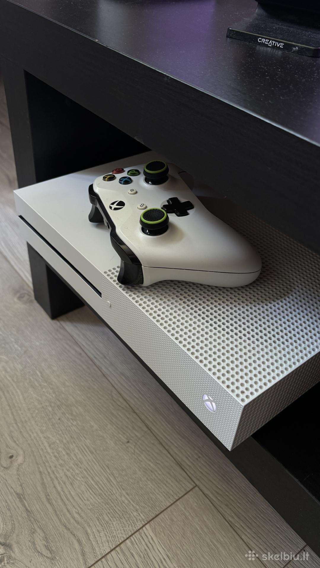 Xbox One S + pultelis