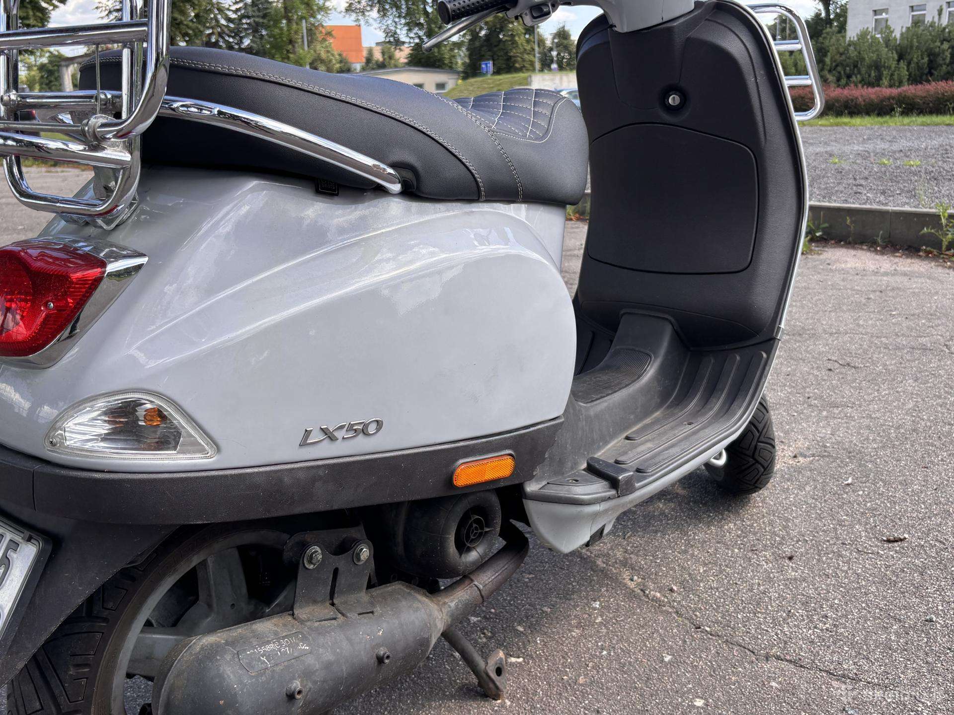 Piaggio Vespa 49cc, scooters / mopeds