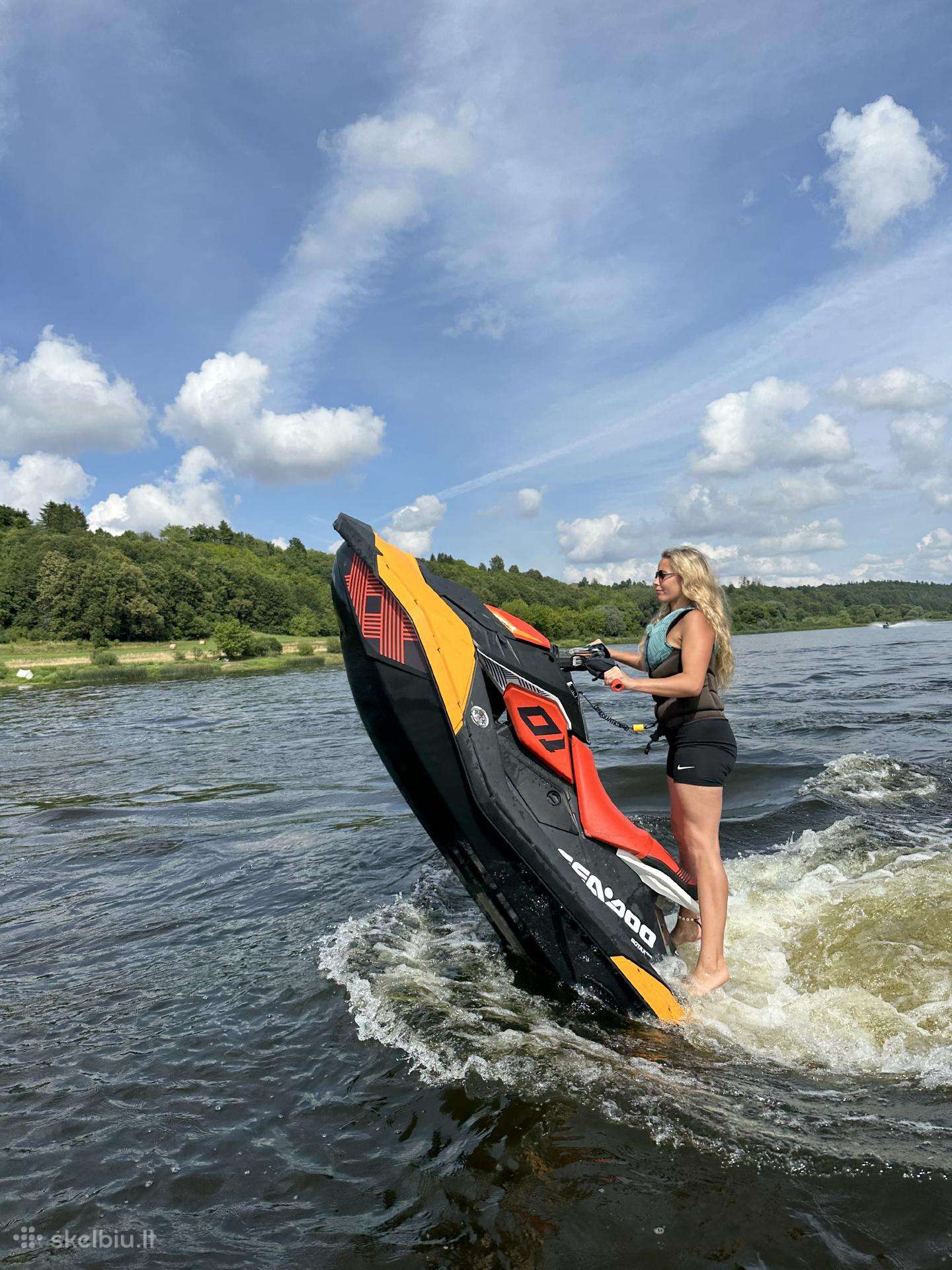 Vandens motociklų nuoma 100€/h Seadoo Spark Trixx