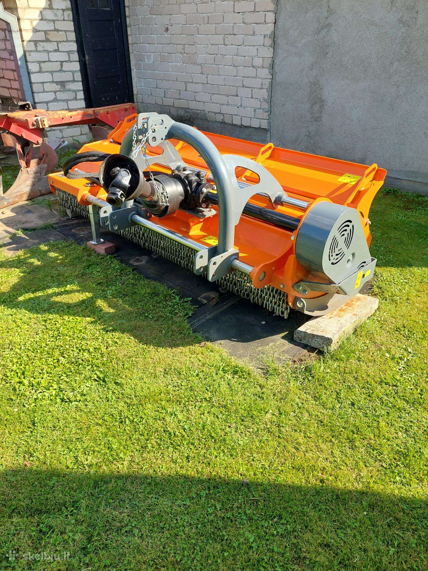 Mulciaris plaktukinis mateng menasor 220 hat