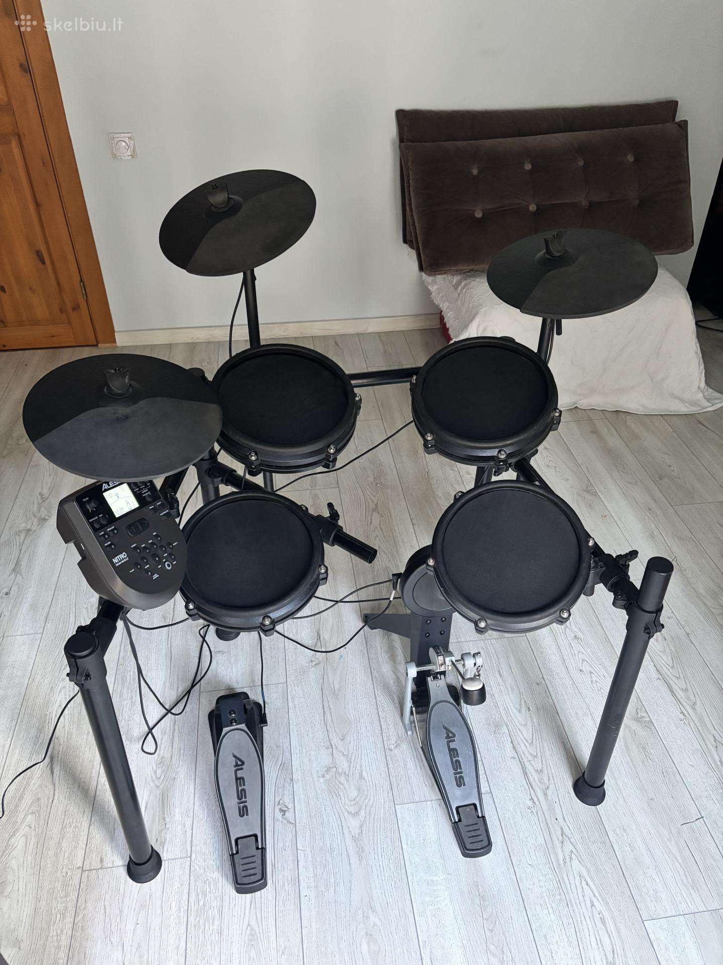 Labas! Parduodu pilnos komplektacijos būgnus:)