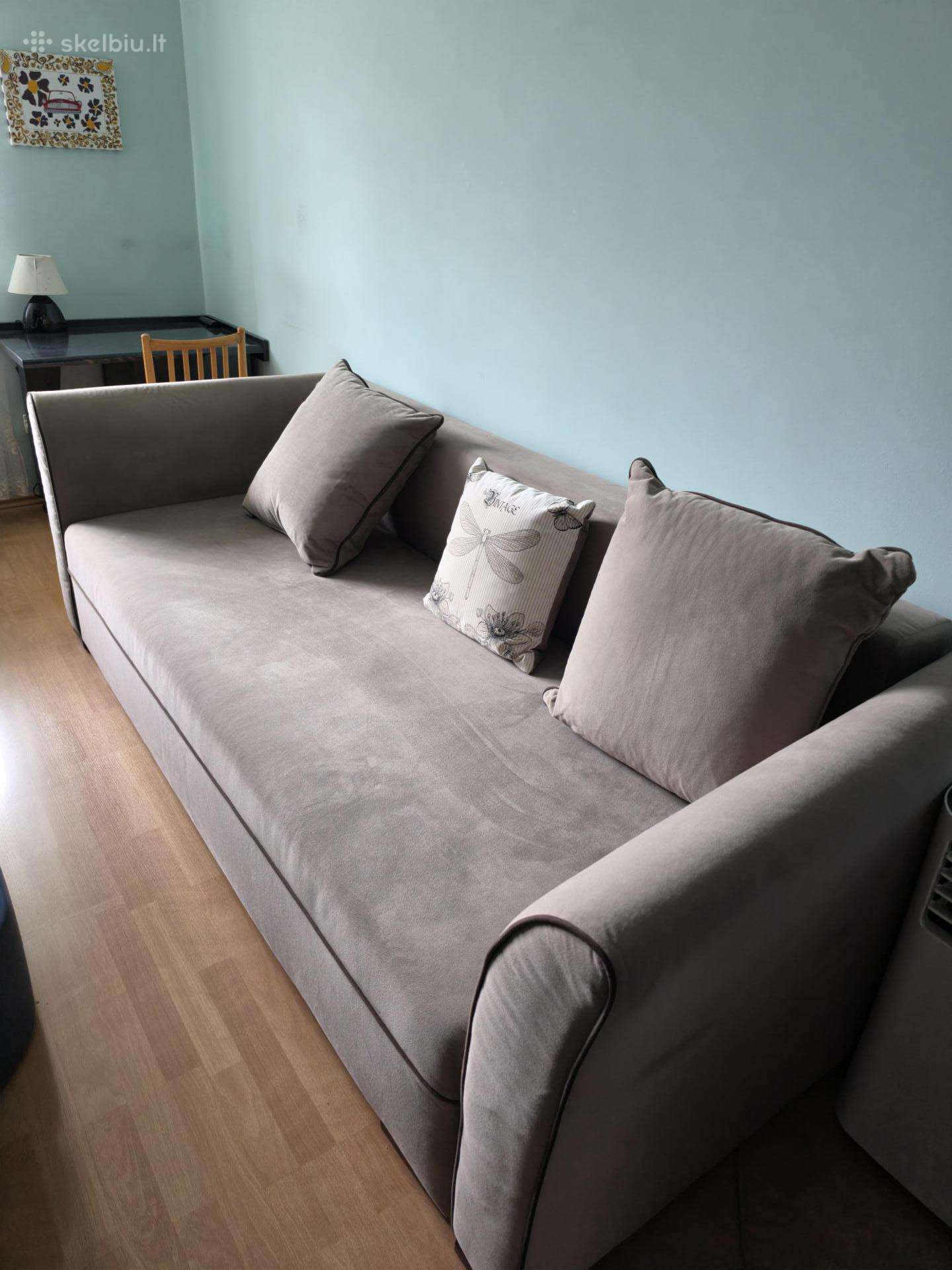 Atiduodame sofa.