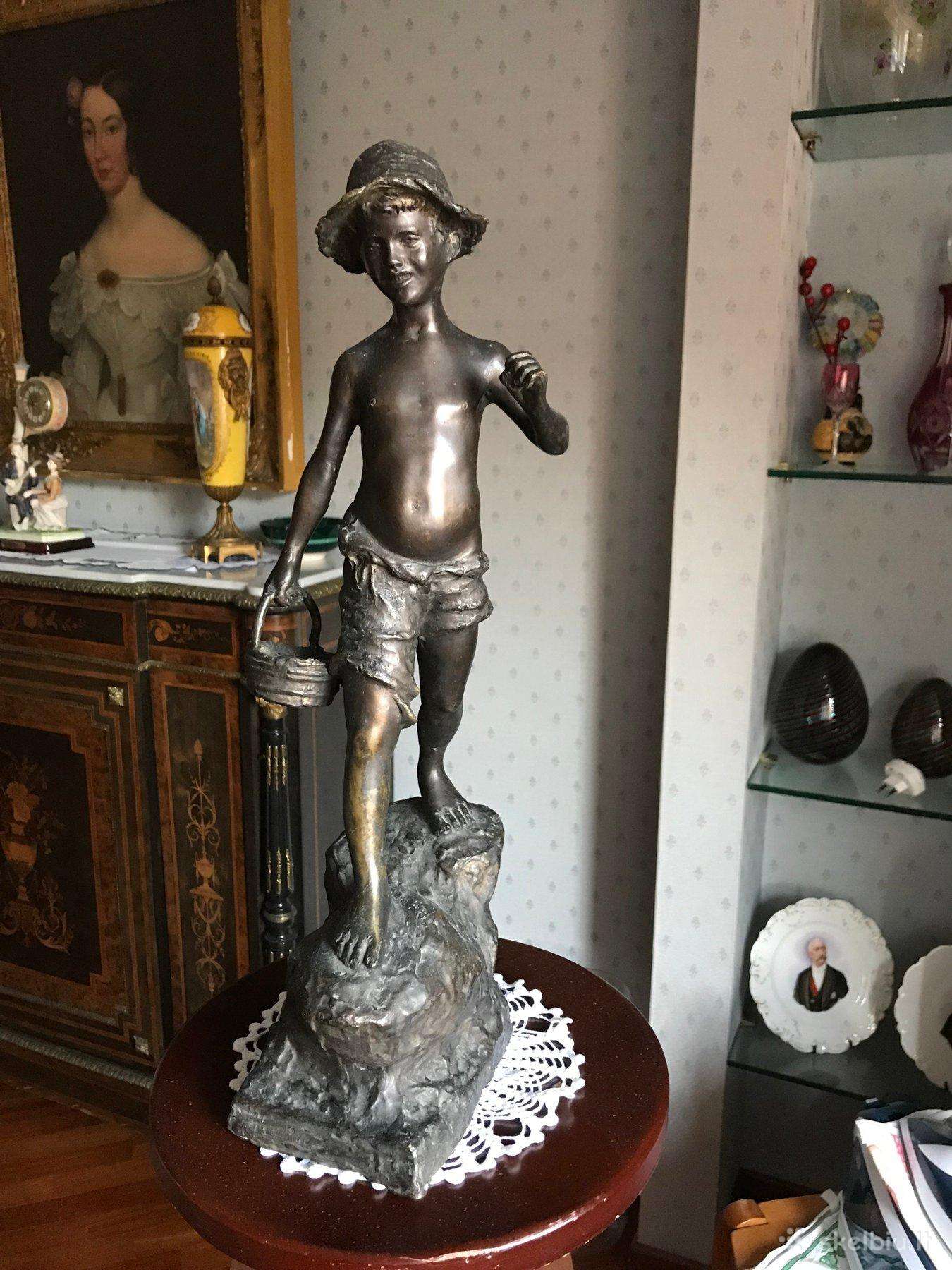 Bronzinė Giovanni de Martino Skulptūra, Berniukas