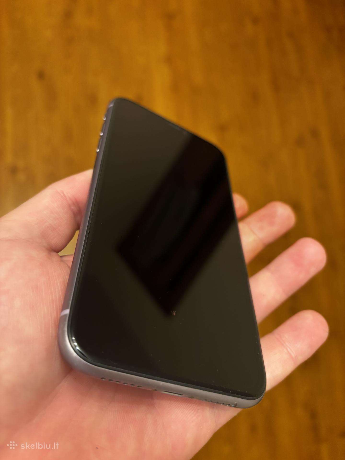 iPhone 11