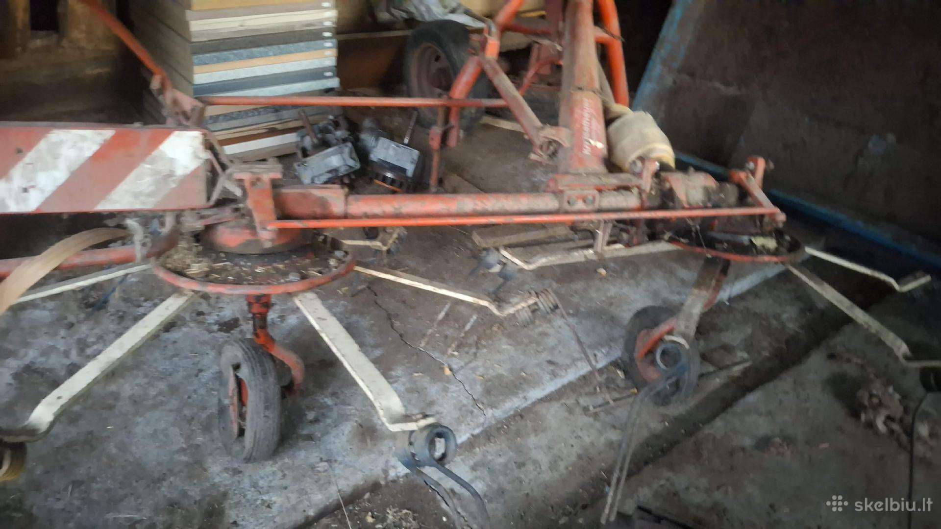 Šieno vartytuvas,trašų barstytuvas