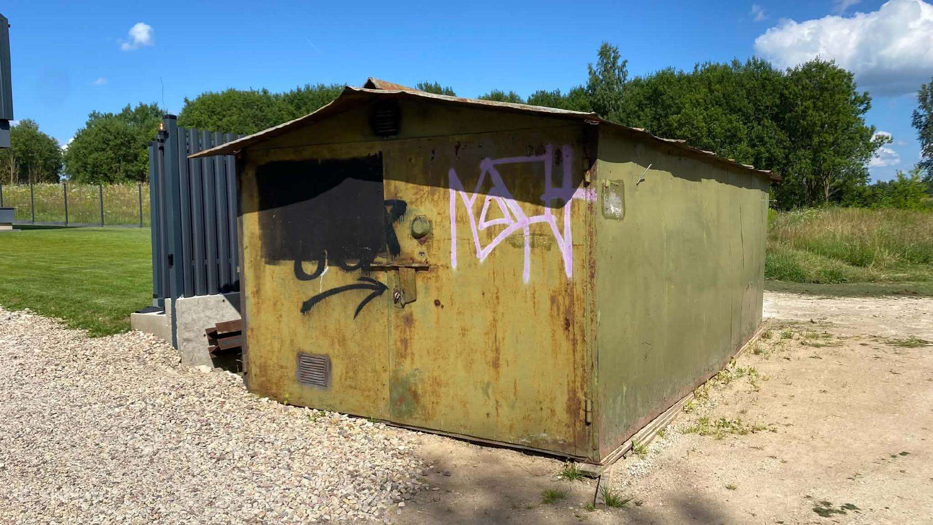 Metalinis garažas