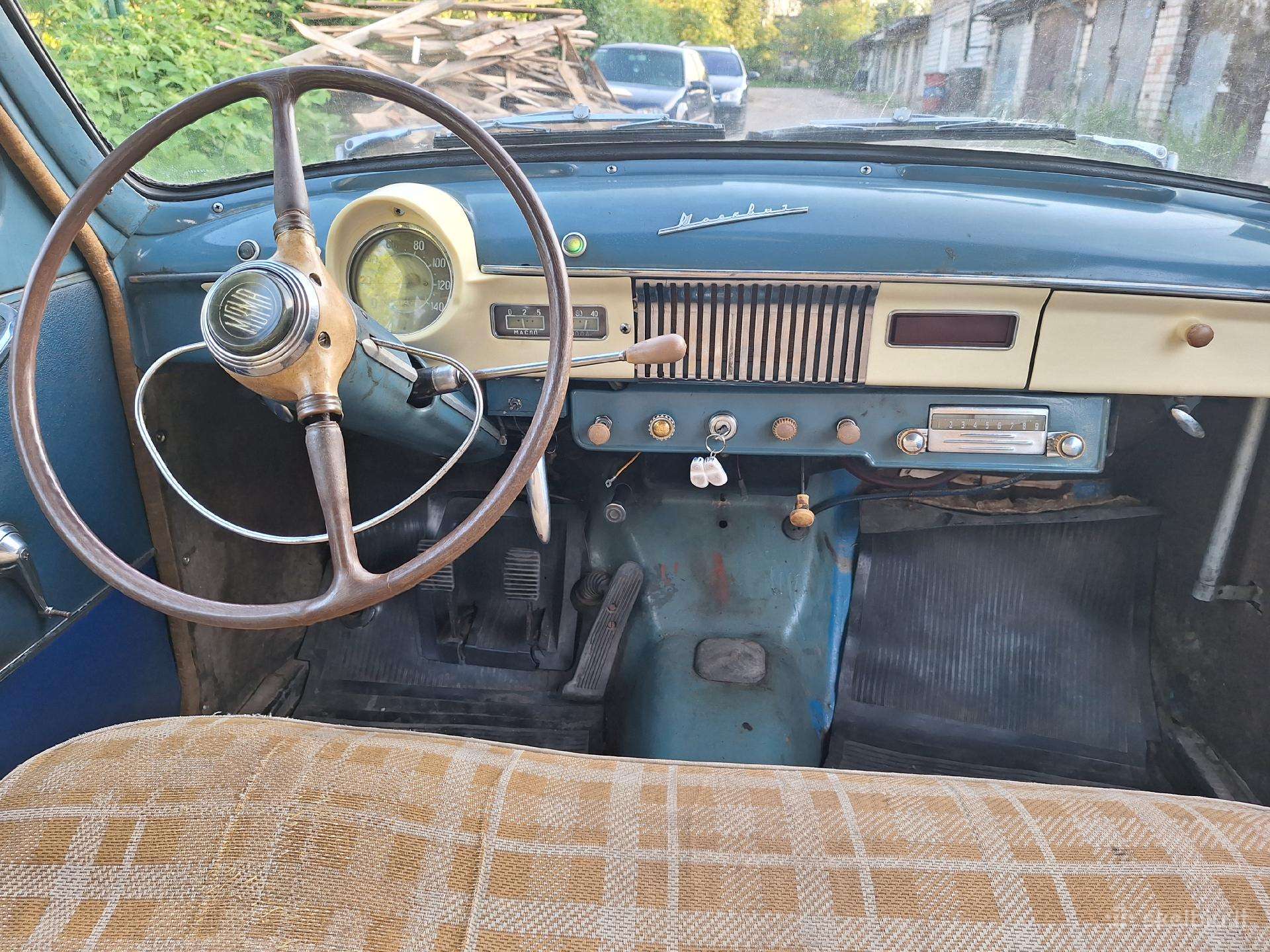 Moskvich M-402, 1.3 l., Седан
